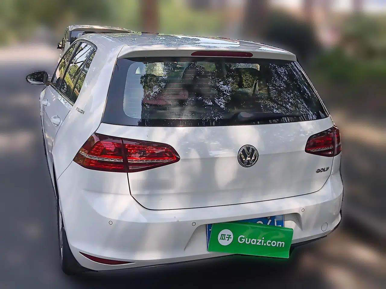 Volkswagen Golf 2017 1.6L Automatic Comfort Million-Vehicle Anniversary Edition — миниатюра 4
