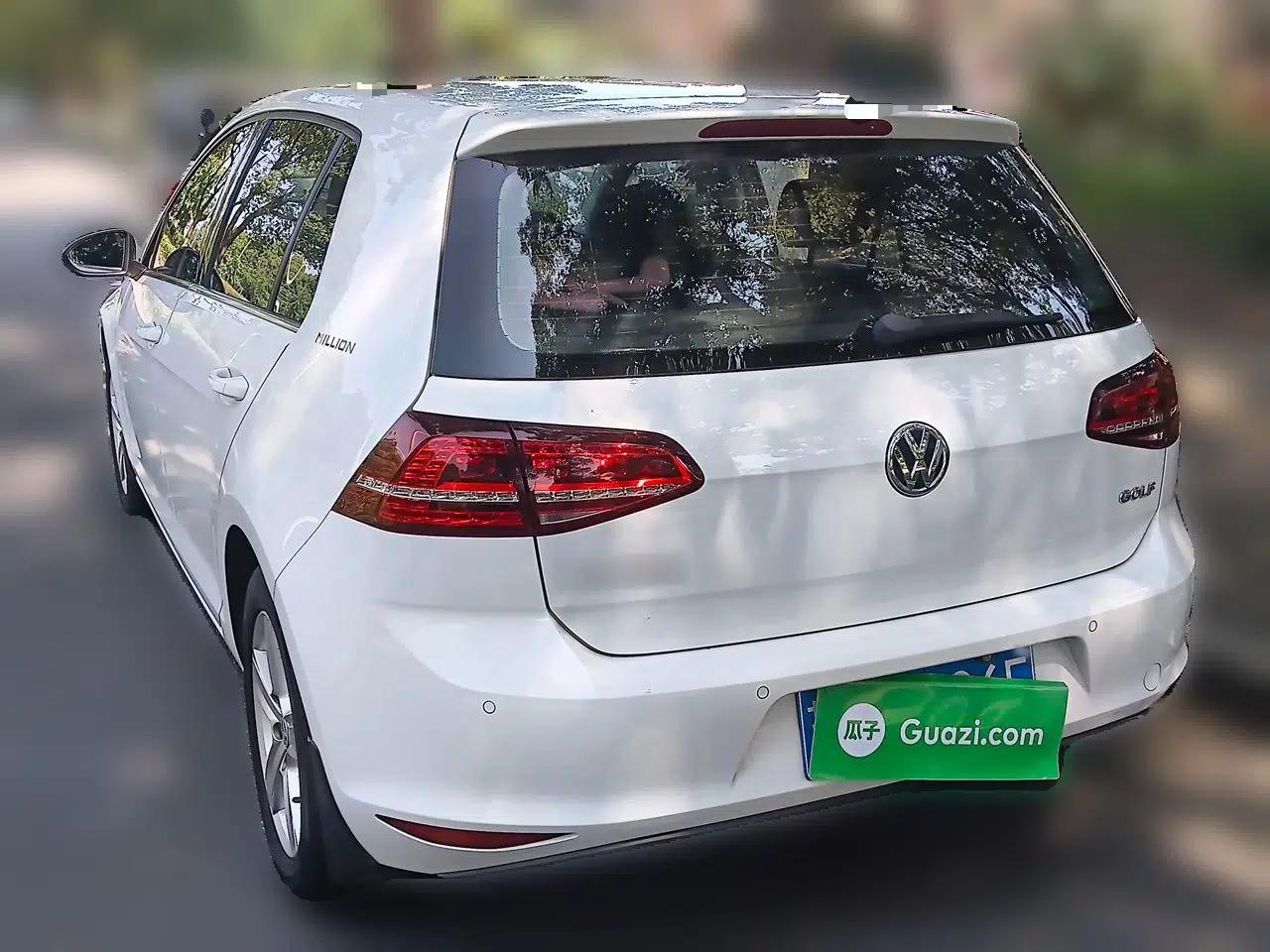 Volkswagen Golf 2017 1.6L Automatic Comfort Million-Vehicle Anniversary Edition — миниатюра 5