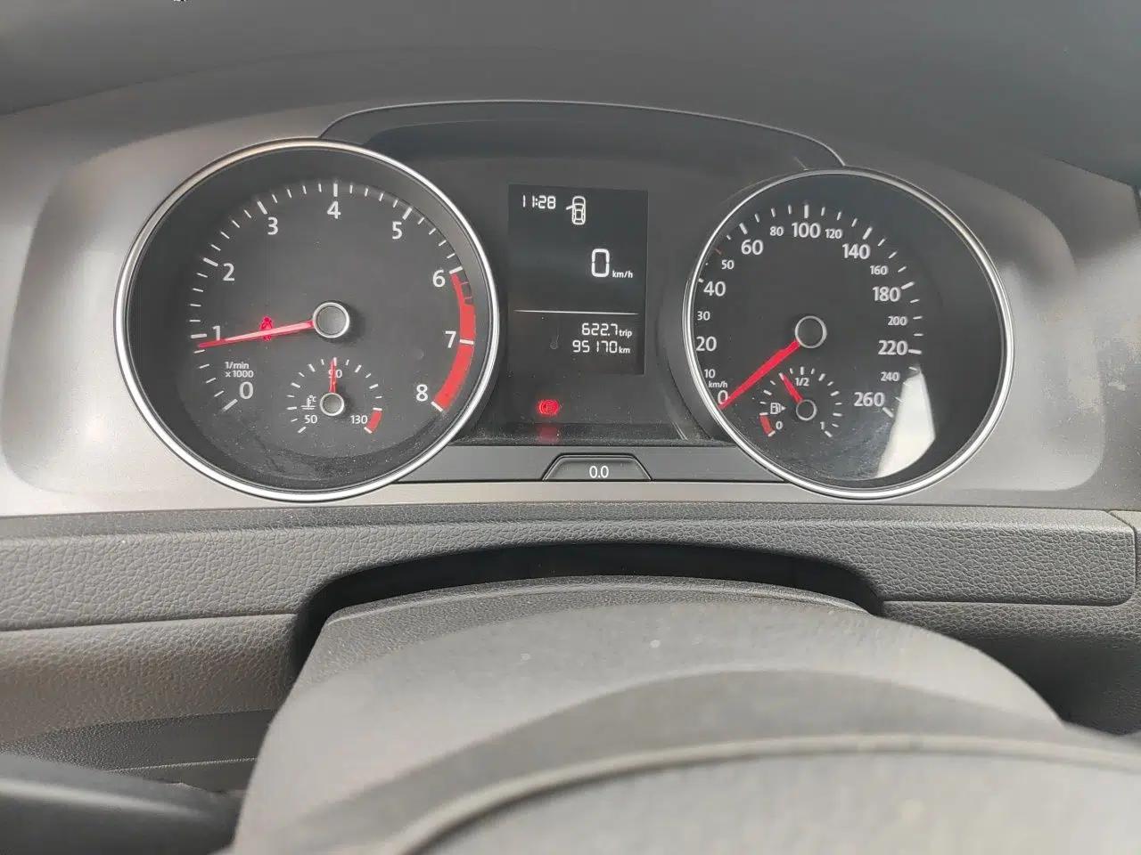 Volkswagen Golf 2014 1.6L Manual Fashion Edition — миниатюра 12