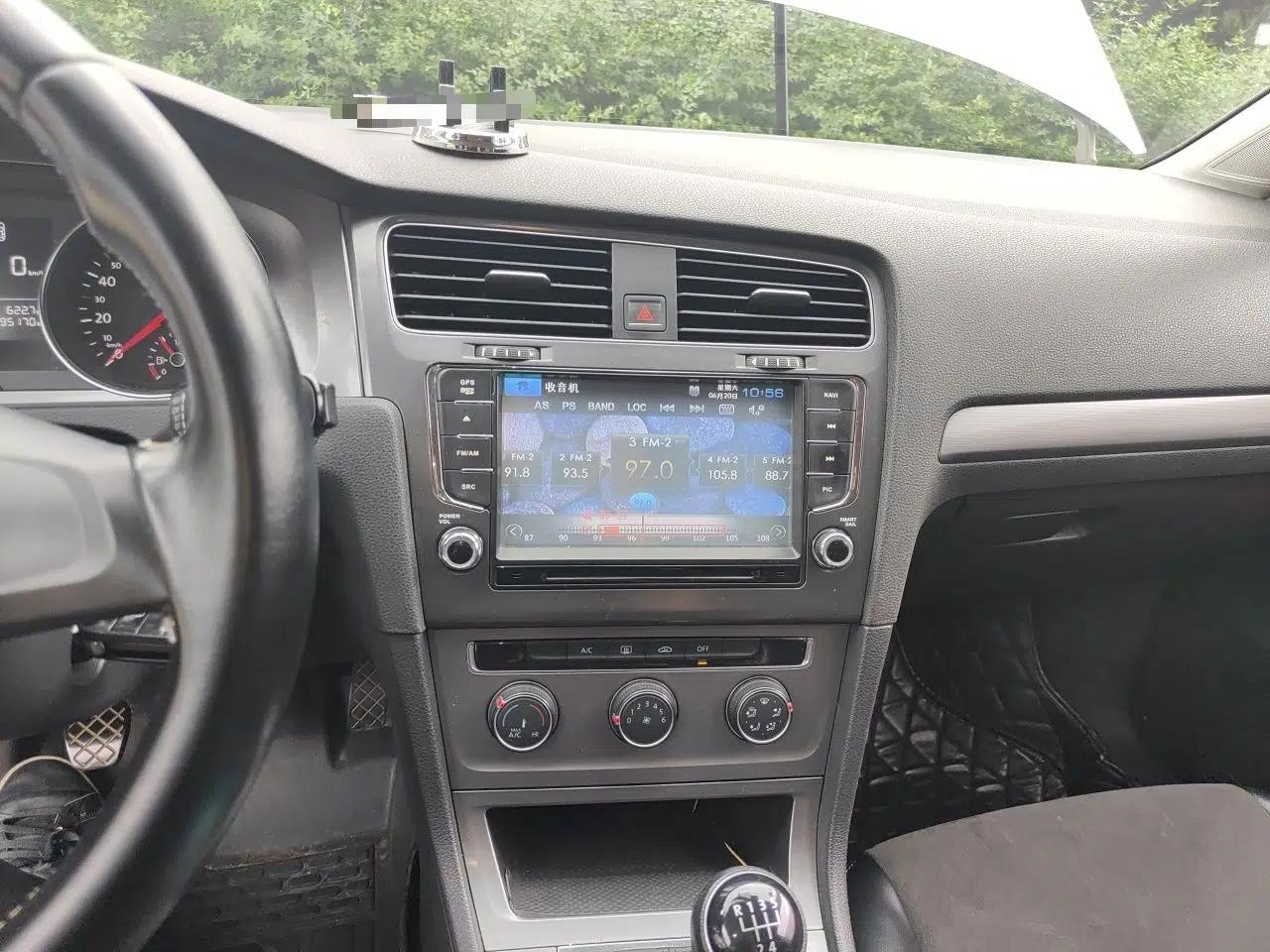 Volkswagen Golf 2014 1.6L Manual Fashion Edition — миниатюра 13