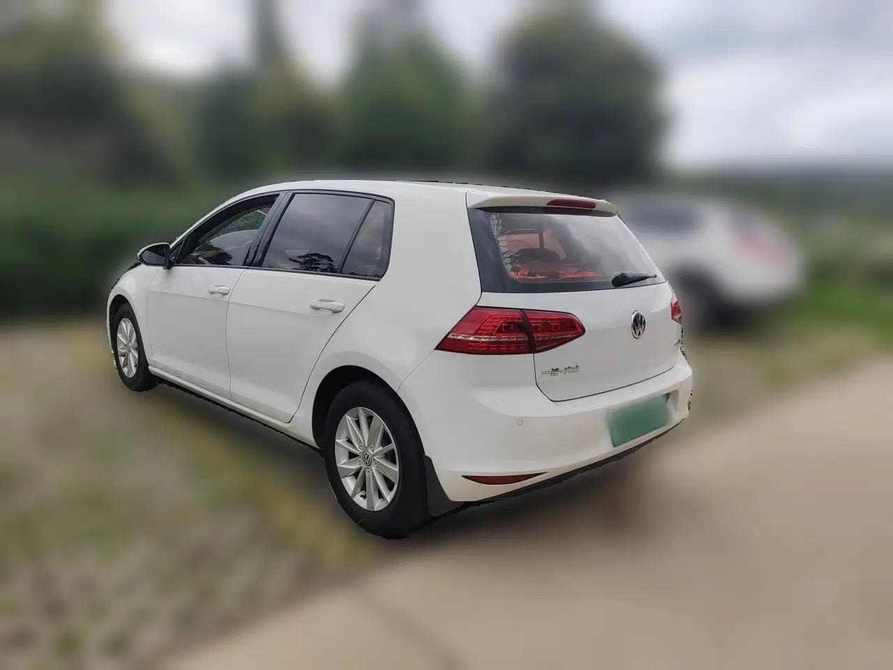 Volkswagen Golf 2014 1.6L Manual Fashion Edition — миниатюра 4