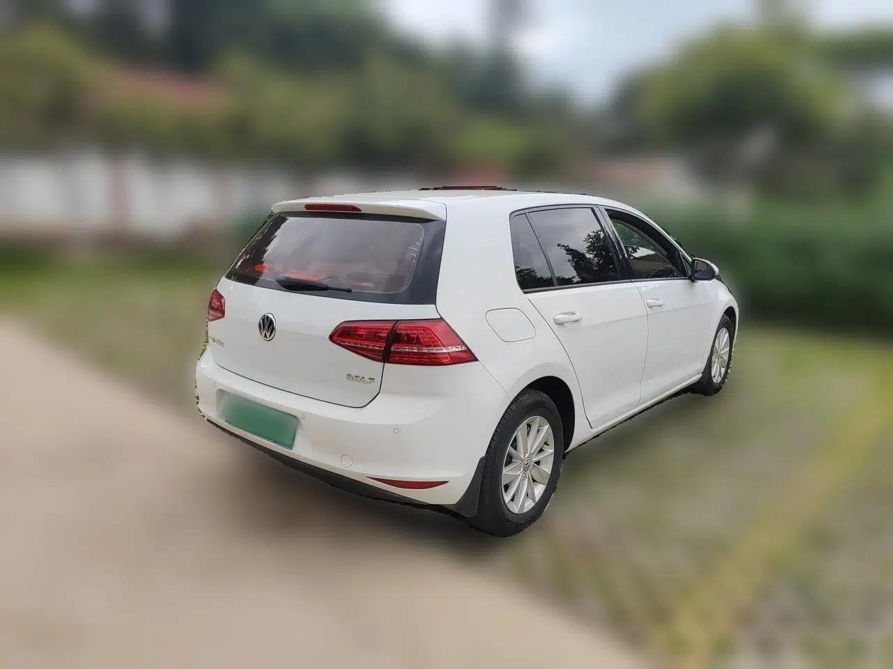 Volkswagen Golf 2014 1.6L Manual Fashion Edition — миниатюра 6