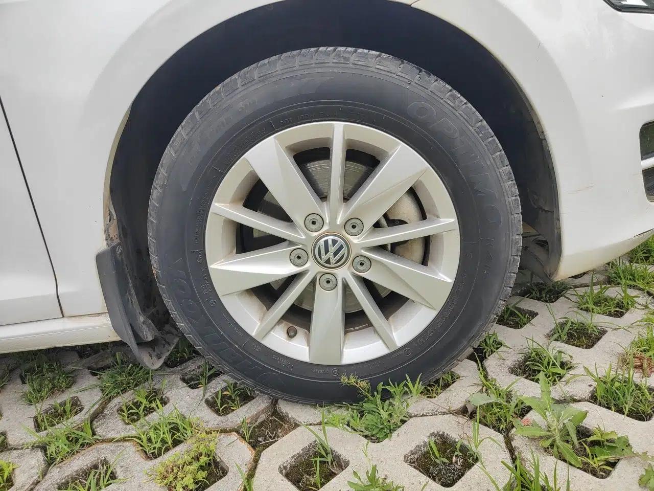 Volkswagen Golf 2014 1.6L Manual Fashion Edition — миниатюра 8