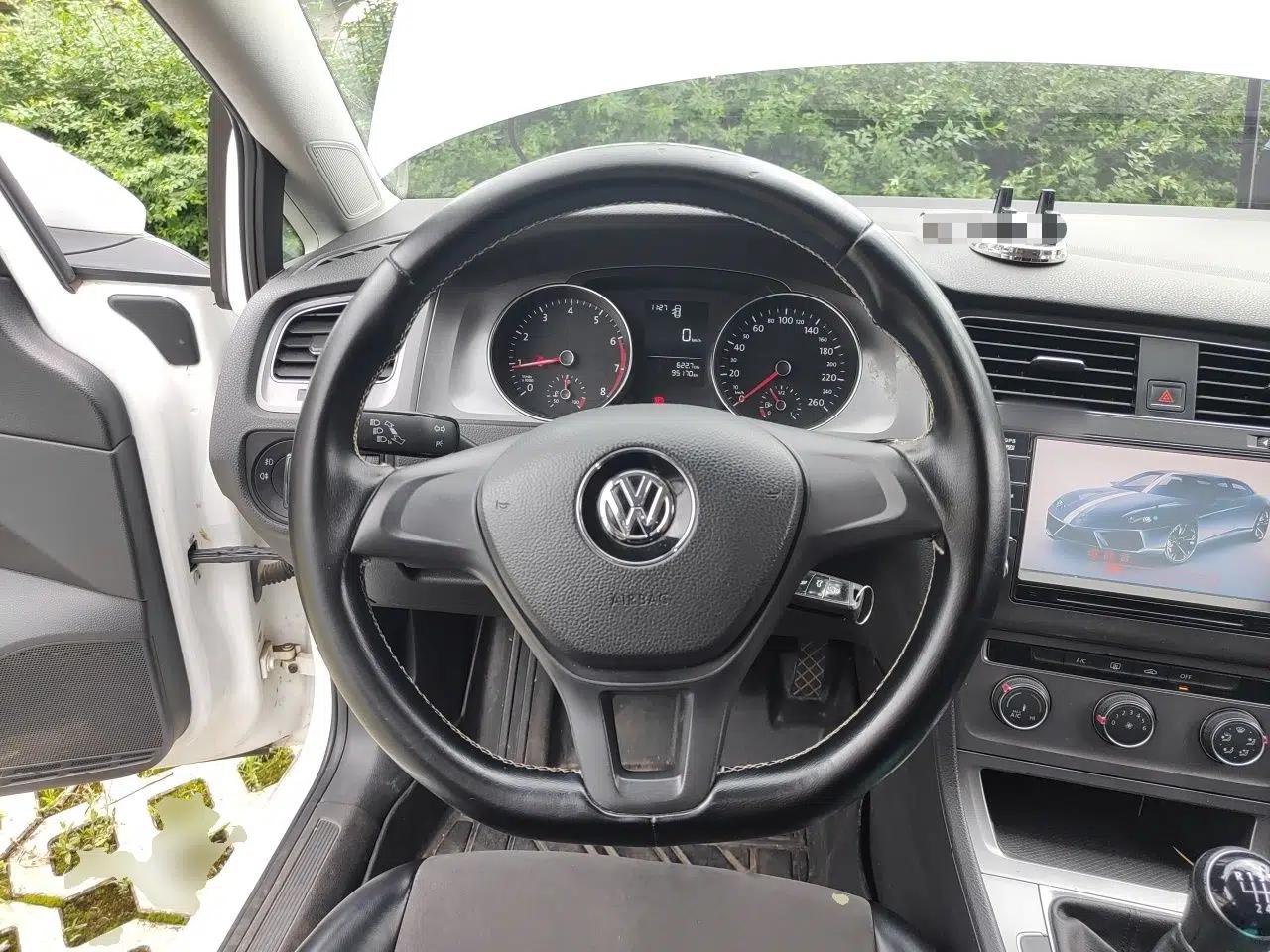 Volkswagen Golf 2014 1.6L Manual Fashion Edition — миниатюра 10