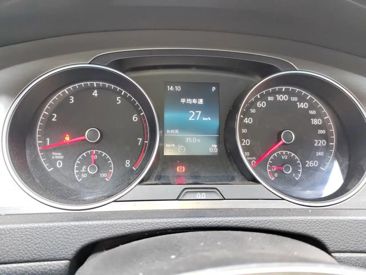 Volkswagen Golf 2015 1.4TSI Automatic Luxury Model — миниатюра 11