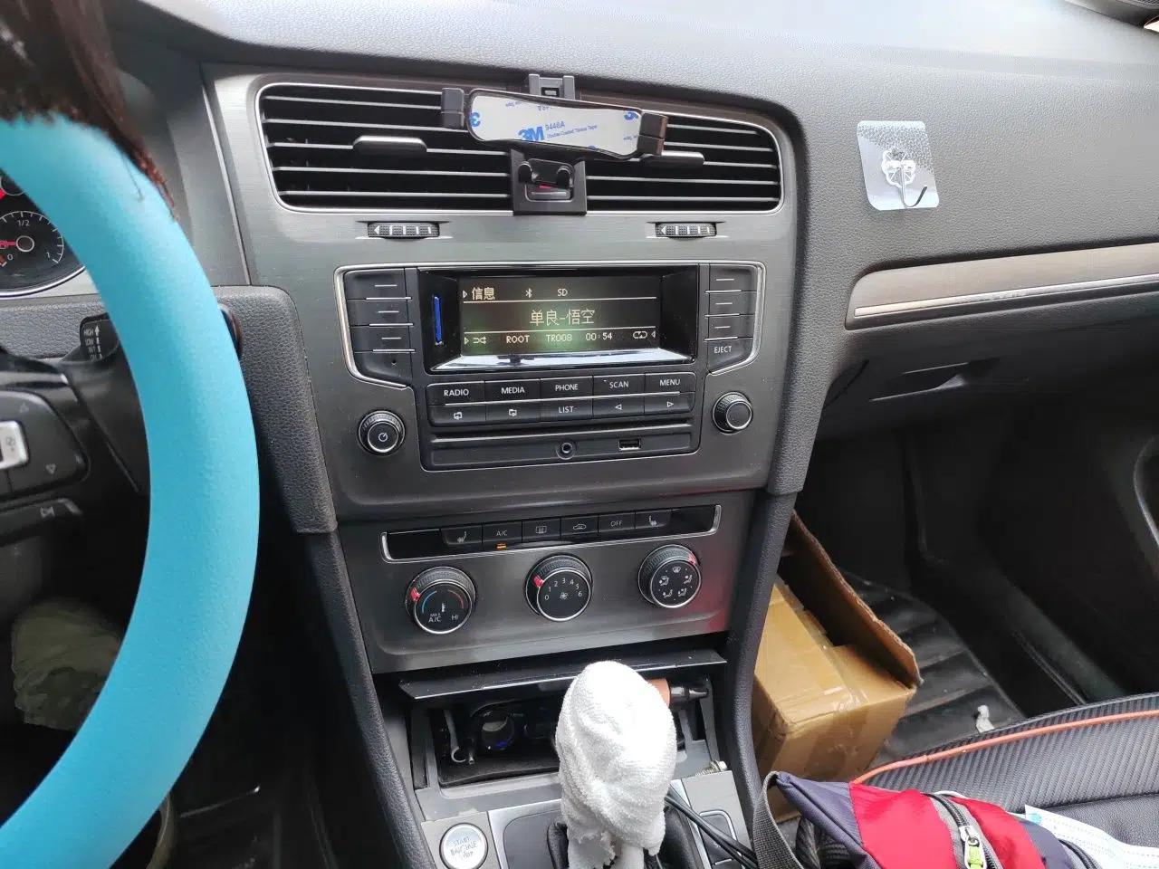 Volkswagen Golf 2015 1.4TSI Automatic Luxury Model — миниатюра 13