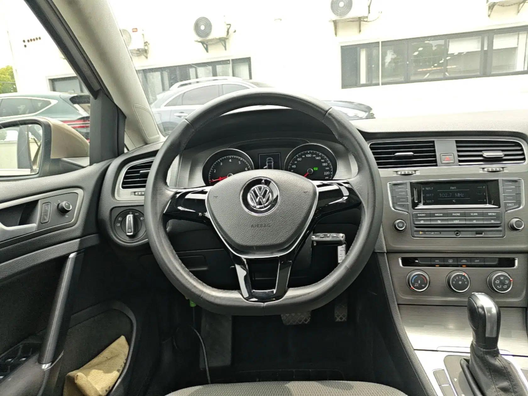 Volkswagen Golf 2015 1.4TSI Automatic Comfort Model — миниатюра 12