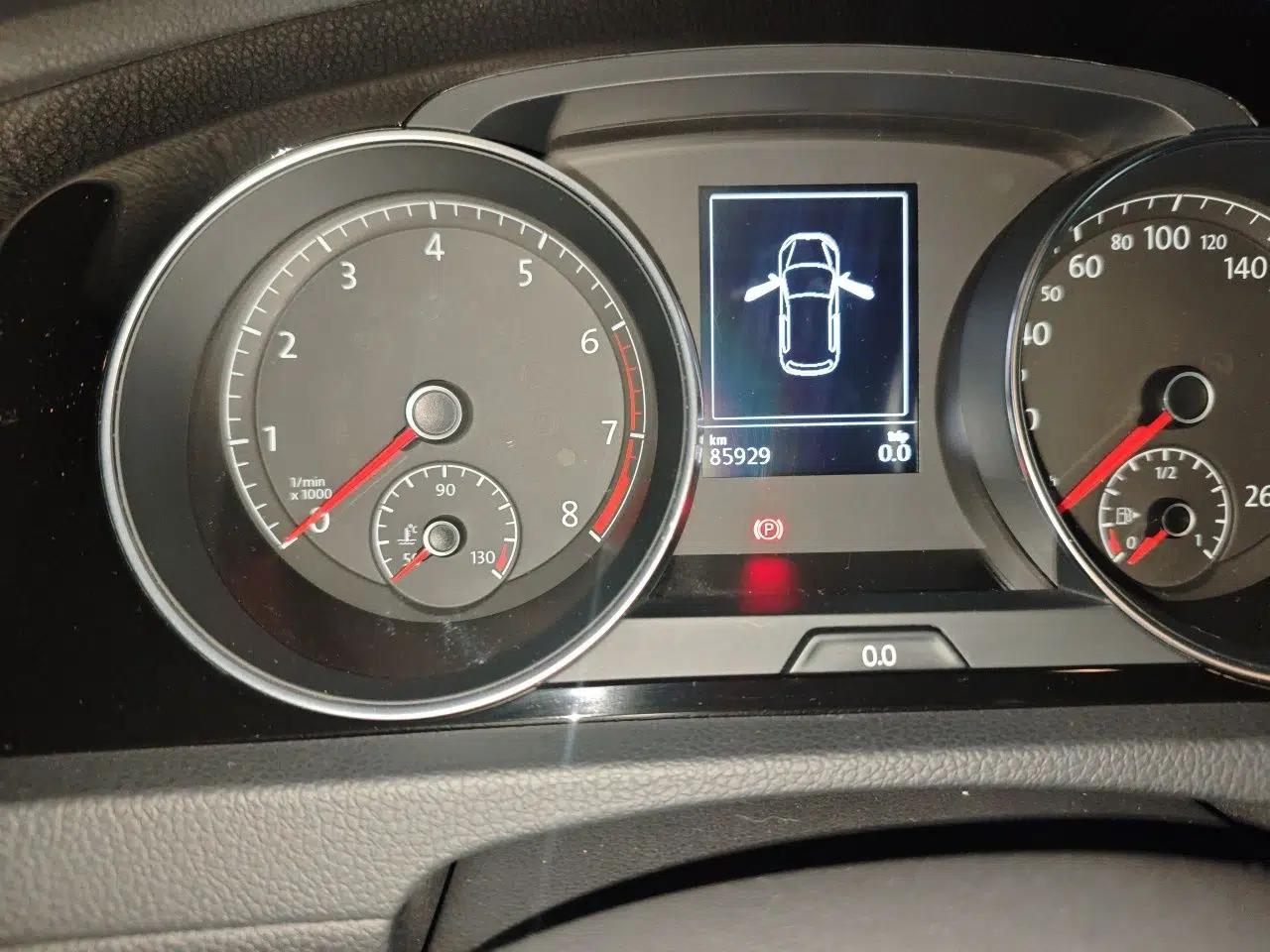 Volkswagen Golf 2017 280TSI Automatic R-Line Million-Vehicle Commemorative Edition — миниатюра 12