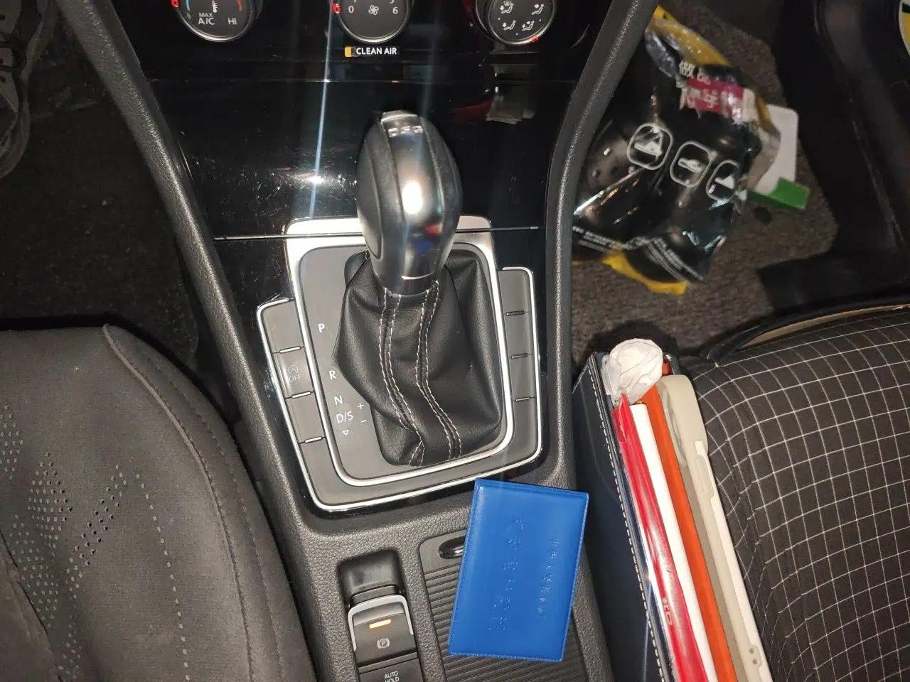 Volkswagen Golf 2017 280TSI Automatic R-Line Million-Vehicle Commemorative Edition — миниатюра 14