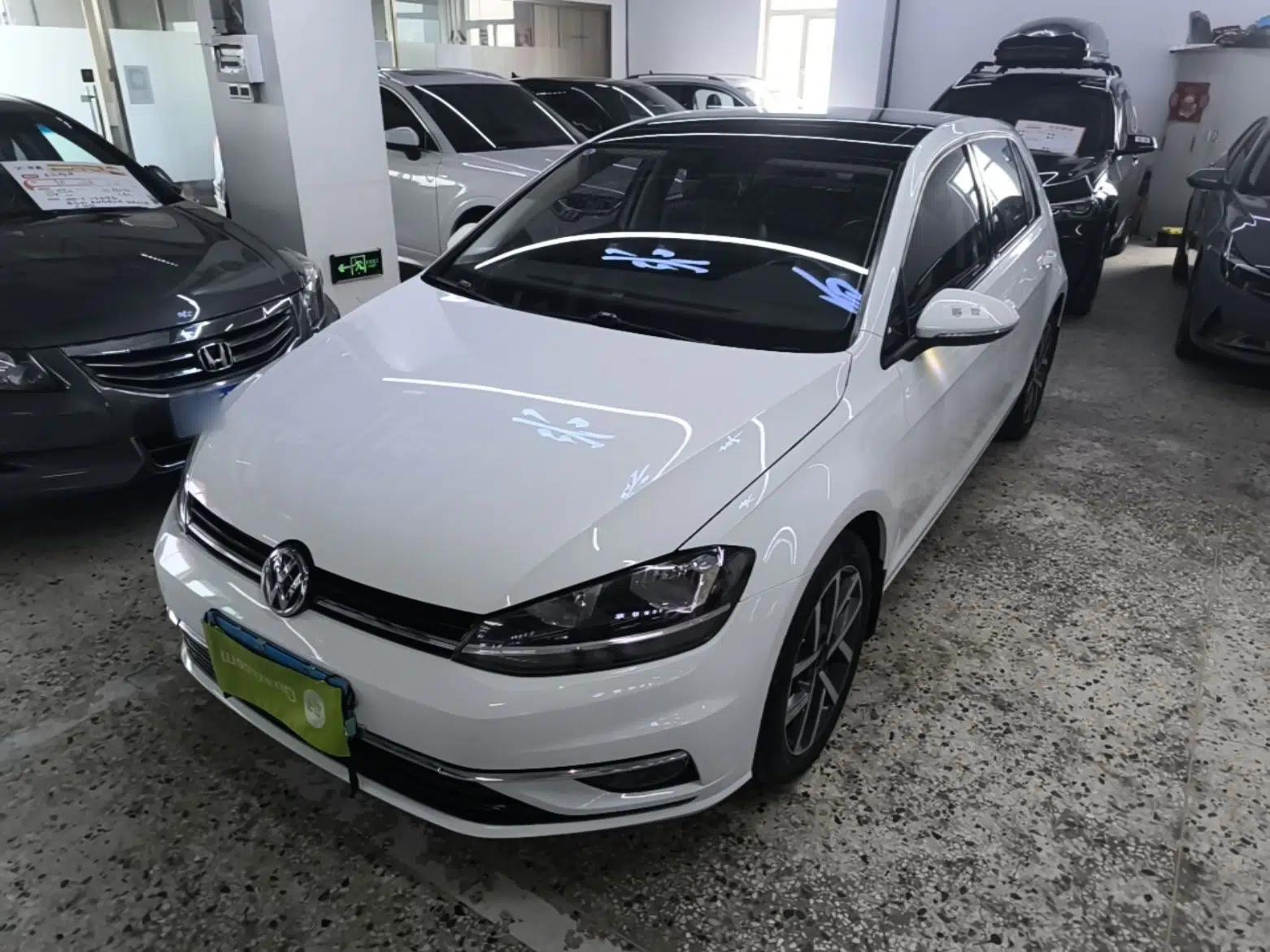 Volkswagen Golf 2018 230TSI Automatic Luxury Version — миниатюра 1