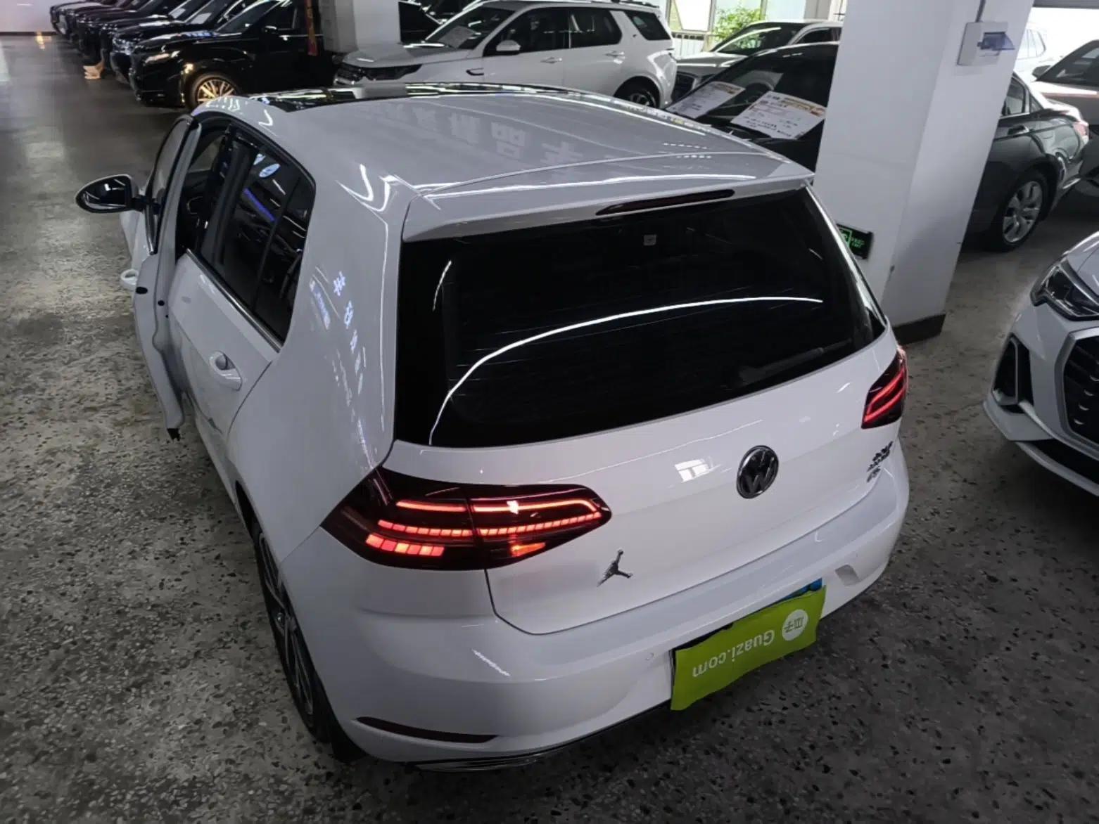 Volkswagen Golf 2018 230TSI Automatic Luxury Version — миниатюра 4
