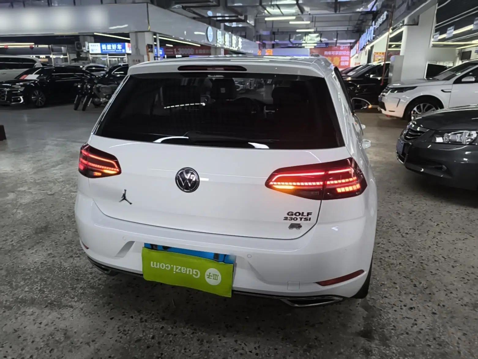 Volkswagen Golf 2018 230TSI Automatic Luxury Version — миниатюра 5