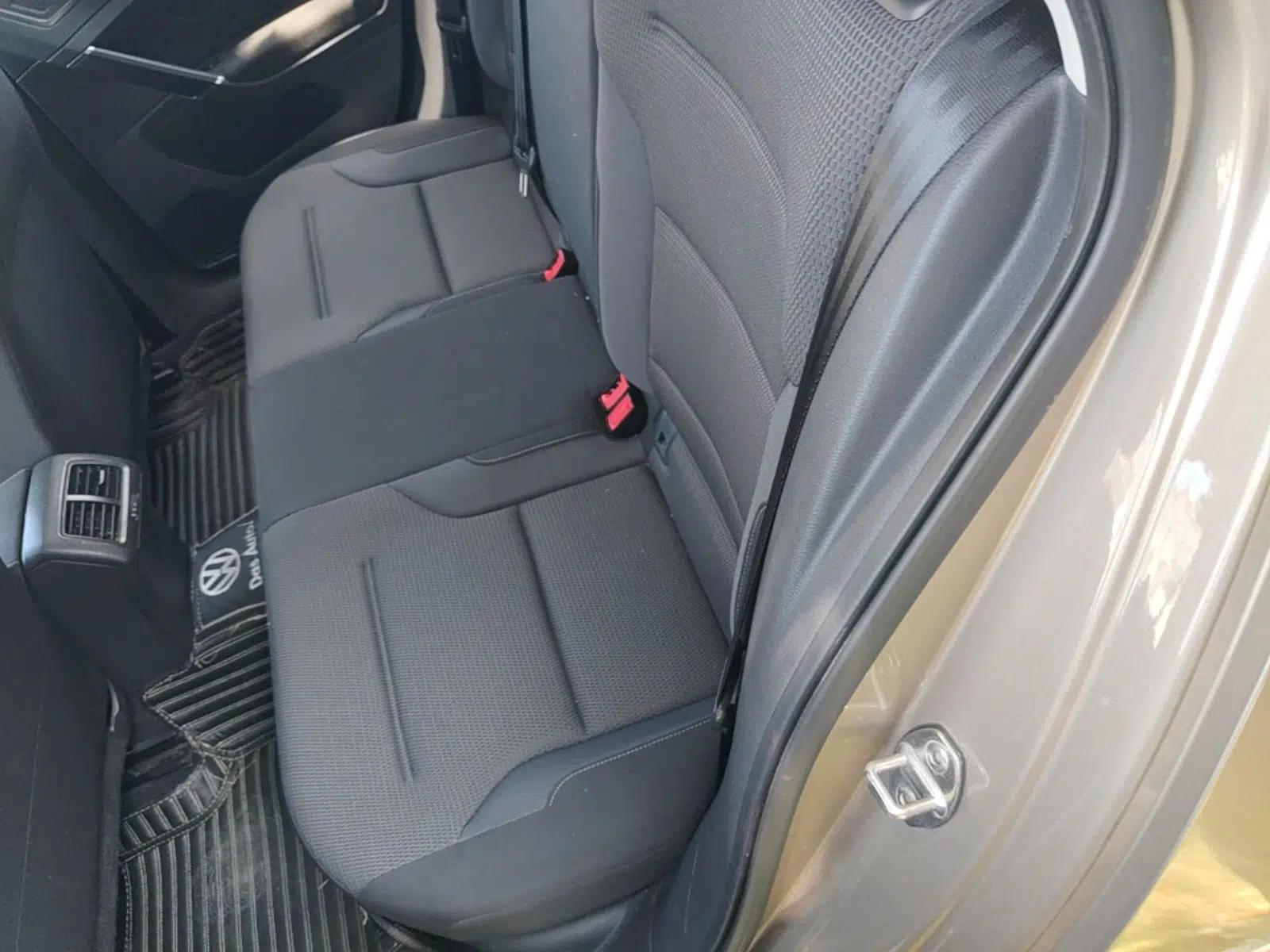 Volkswagen Golf 2017 230TSI Automatic Comfort Edition – Celebrating Milestone of One Million Units — миниатюра 20