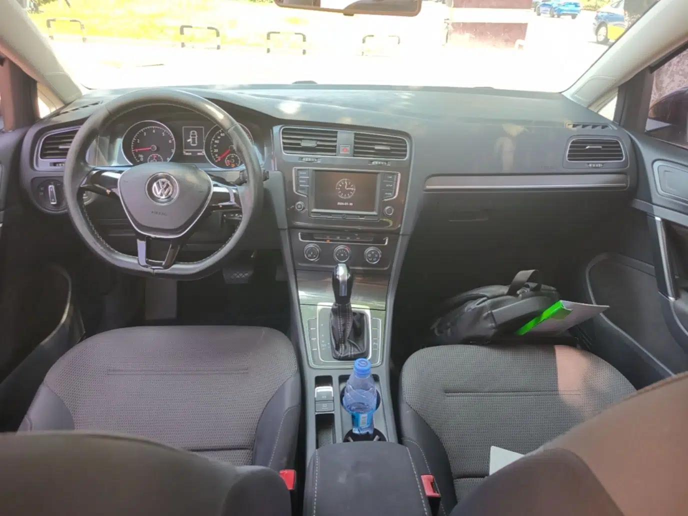 Volkswagen Golf 2017 230TSI Automatic Comfort Edition – Celebrating Milestone of One Million Units — миниатюра 12