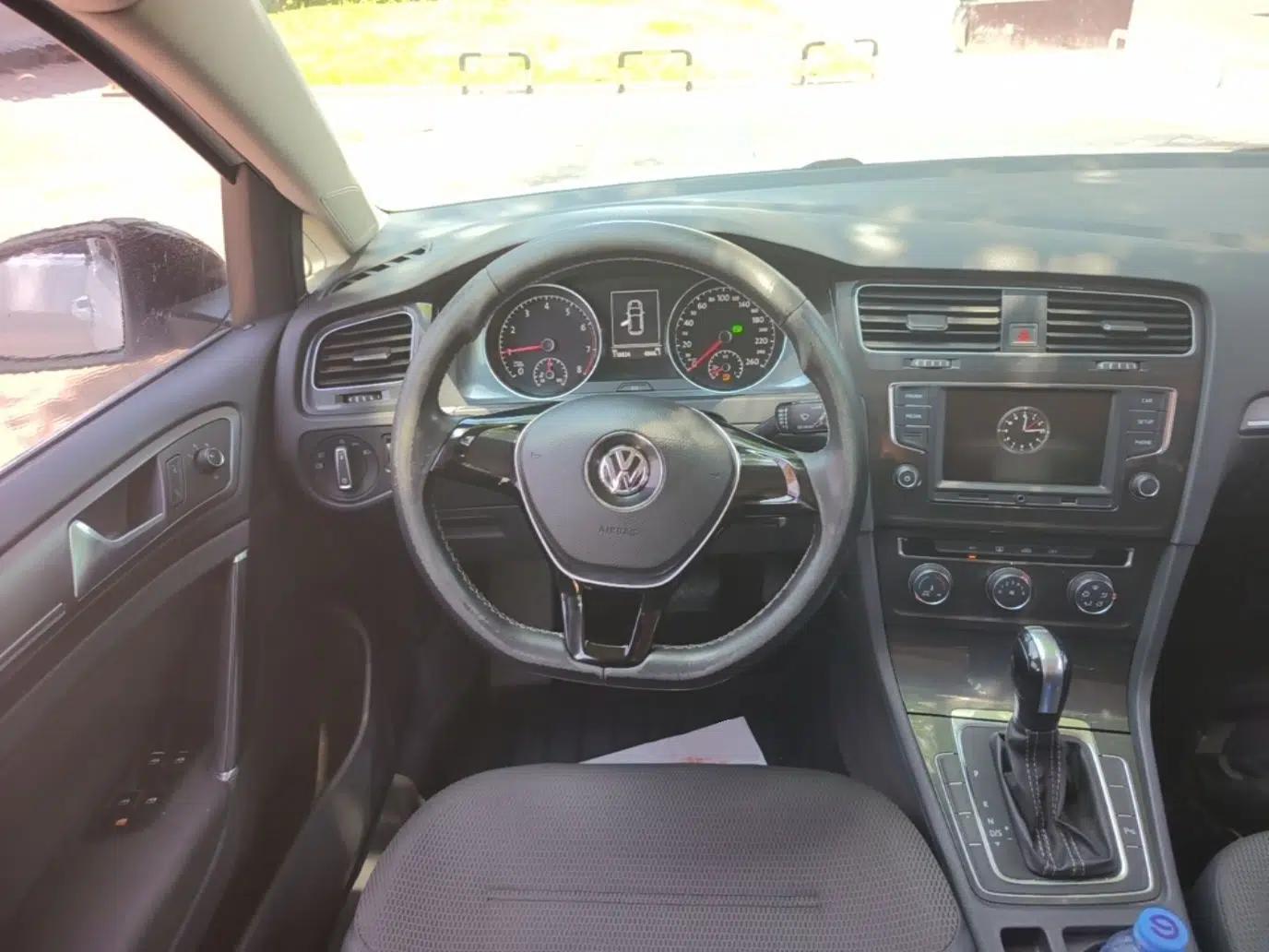 Volkswagen Golf 2017 230TSI Automatic Comfort Edition – Celebrating Milestone of One Million Units — миниатюра 13