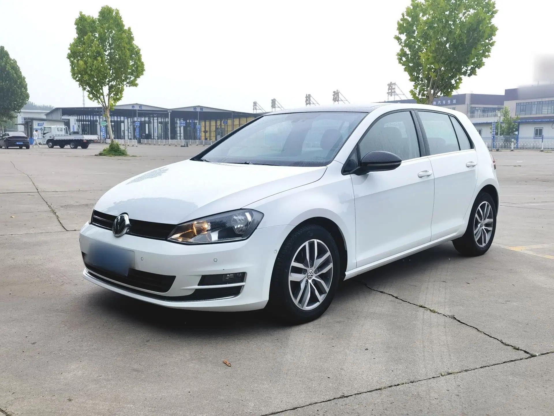 Volkswagen Golf 2017 230TSI Automatic Luxury Million-Vehicle Commemorative Edition — миниатюра 1