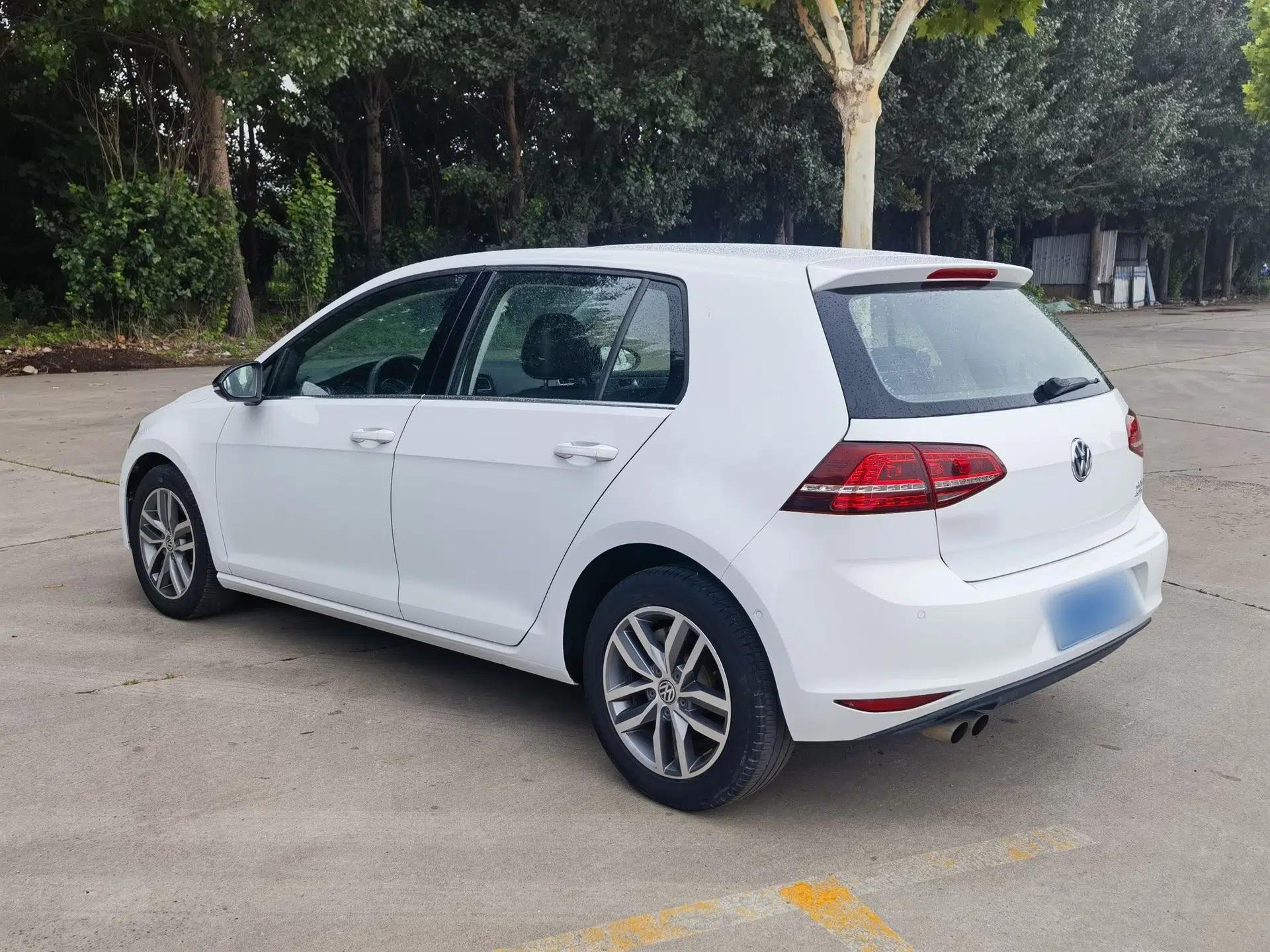 Volkswagen Golf 2017 230TSI Automatic Luxury Million-Vehicle Commemorative Edition — миниатюра 3