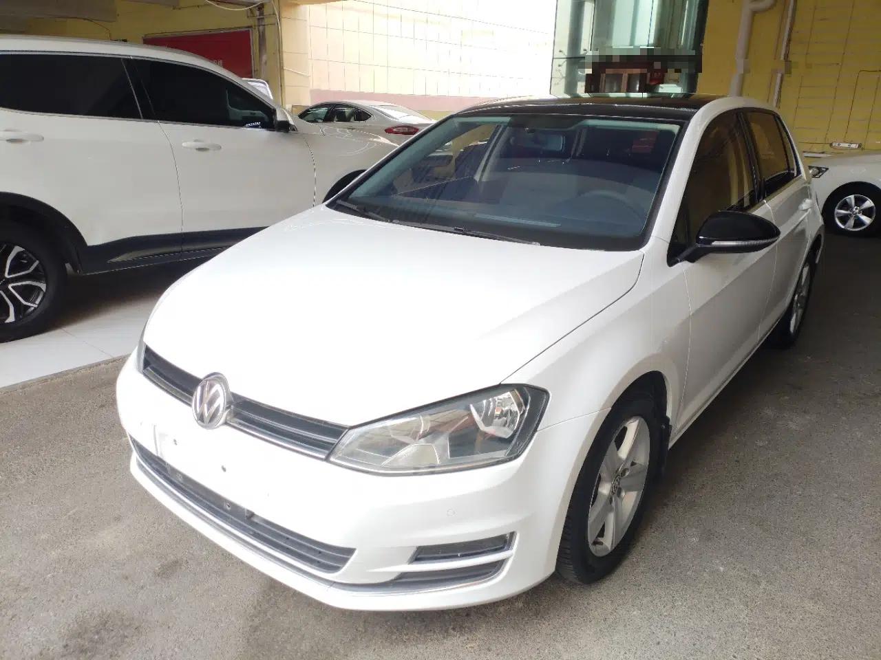 Volkswagen Golf 2017 230TSI Automatic Comfort Edition – Celebrating Milestone of One Million Units — миниатюра 1