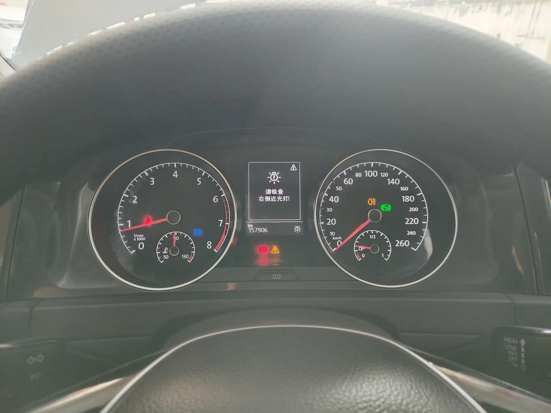 Volkswagen Golf 2017 230TSI Automatic Comfort Edition – Celebrating Milestone of One Million Units — миниатюра 14