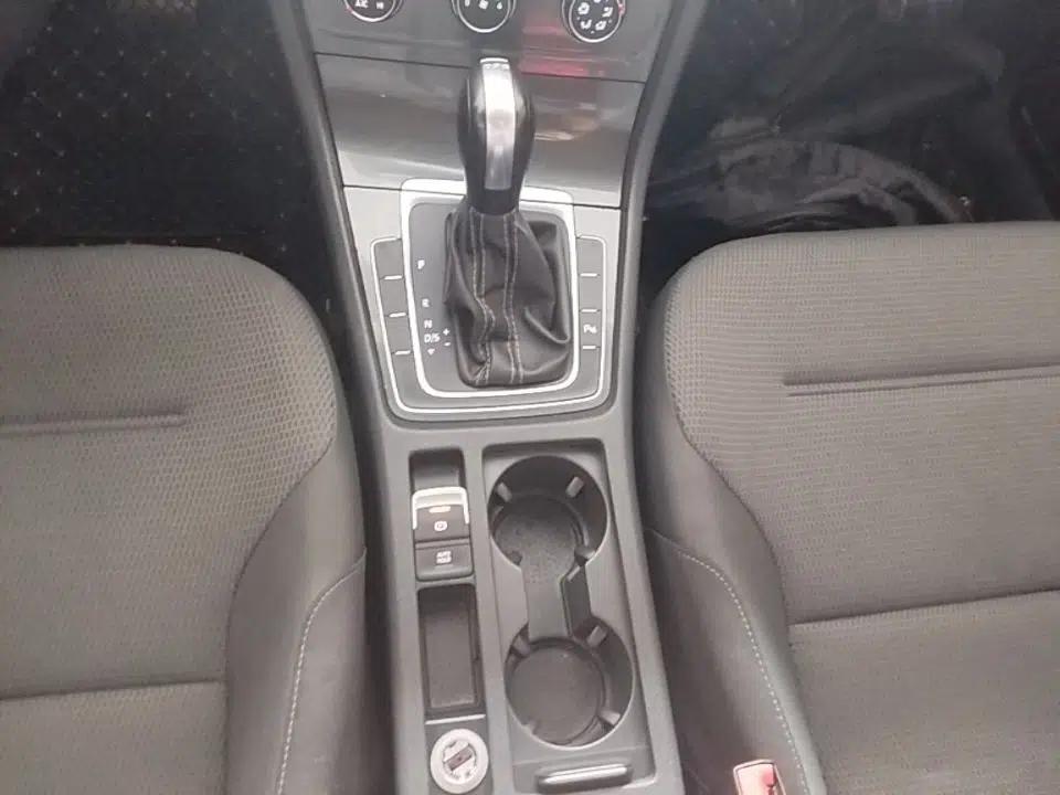 Volkswagen Golf 2017 230TSI Automatic Comfort Edition – Celebrating Milestone of One Million Units — миниатюра 16