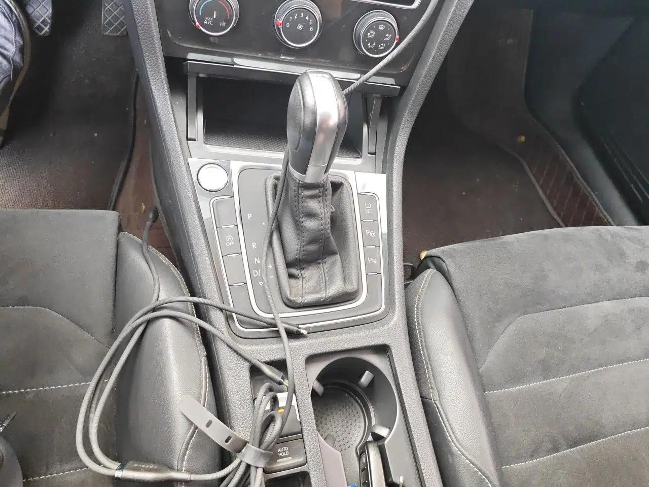 Volkswagen Golf 2020 Zhiai Edition 280TSI DSG Luxury Model — миниатюра 14