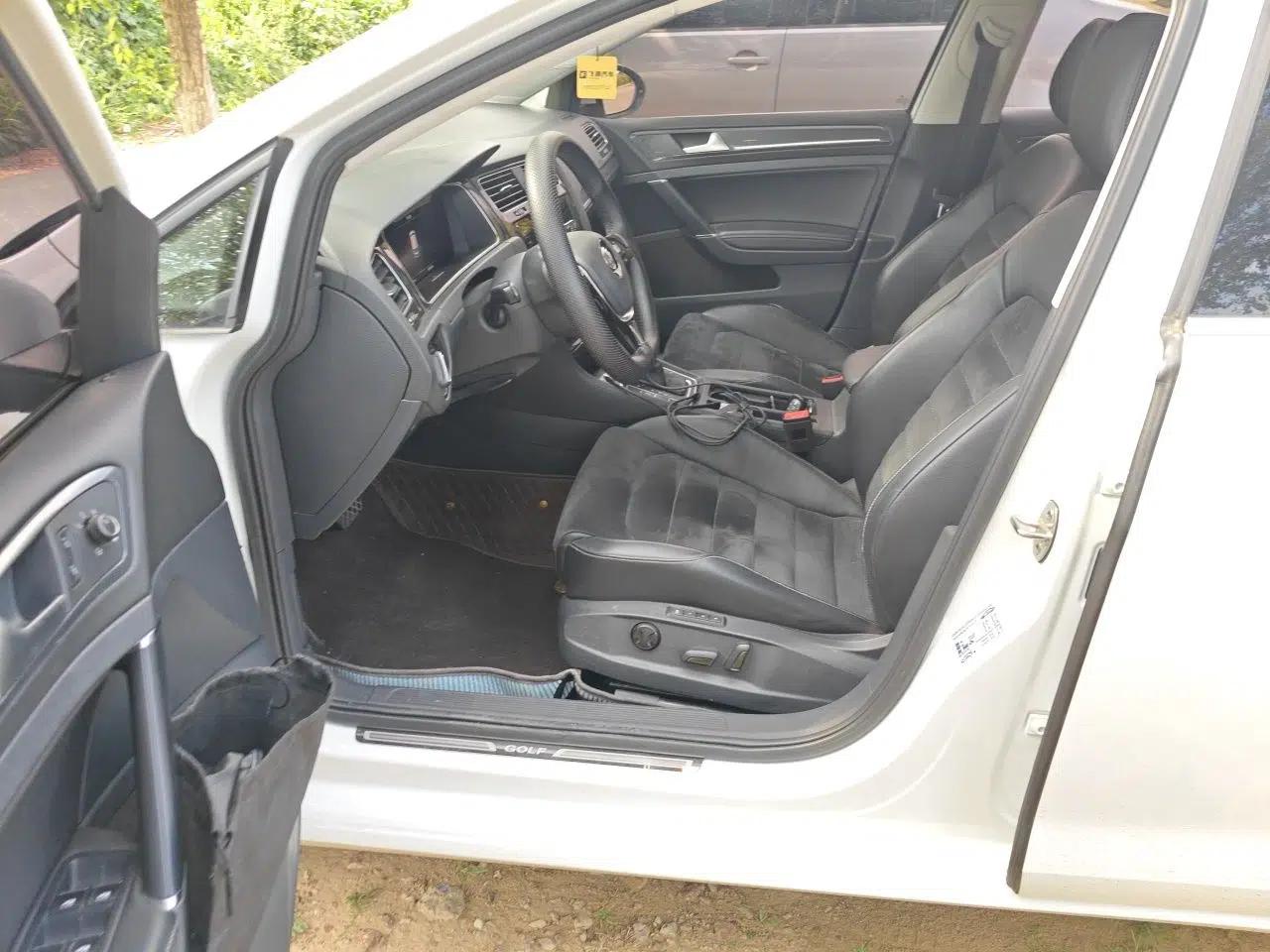Volkswagen Golf 2020 Zhiai Edition 280TSI DSG Luxury Model — миниатюра 15