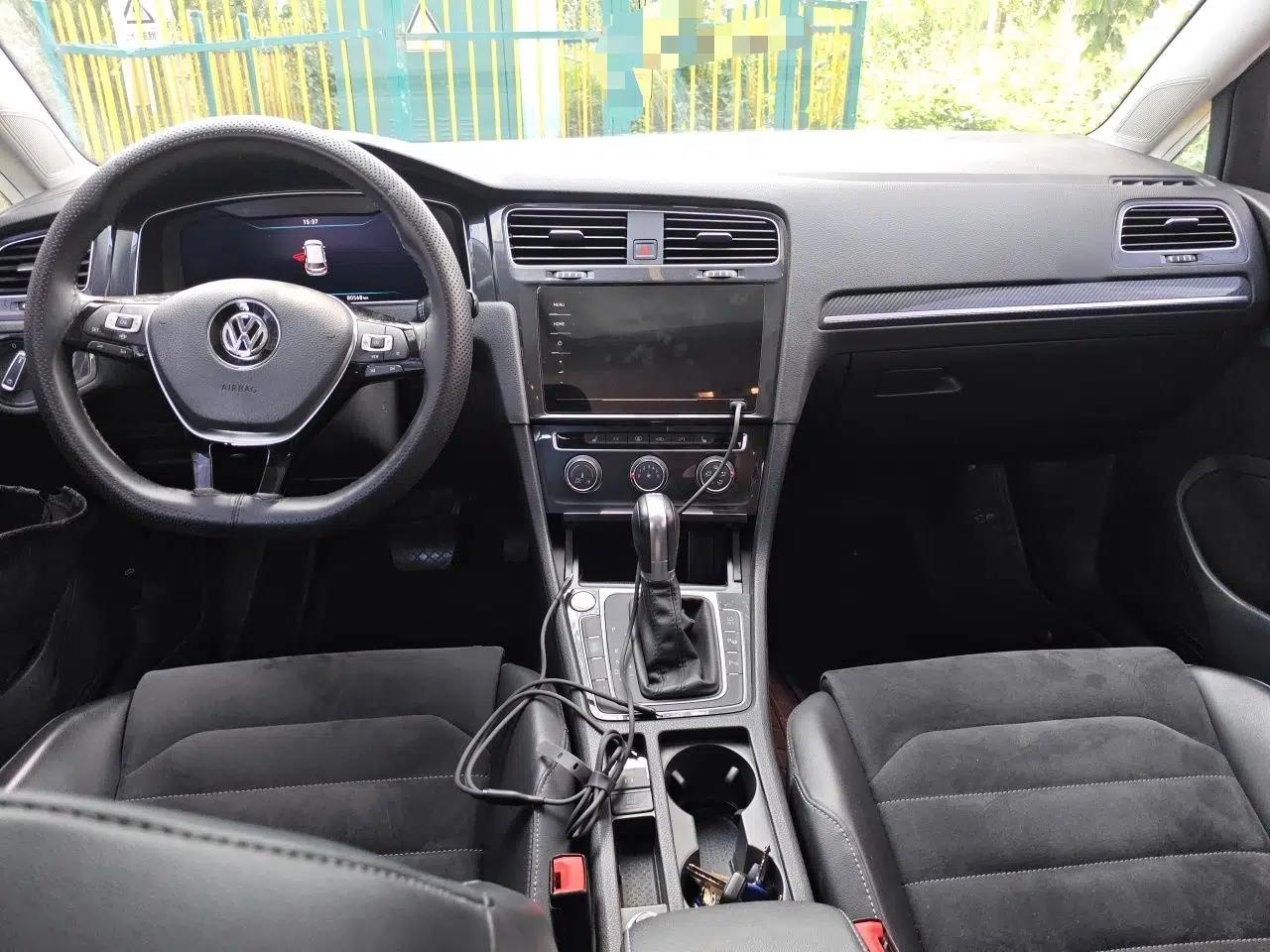 Volkswagen Golf 2020 Zhiai Edition 280TSI DSG Luxury Model — миниатюра 9