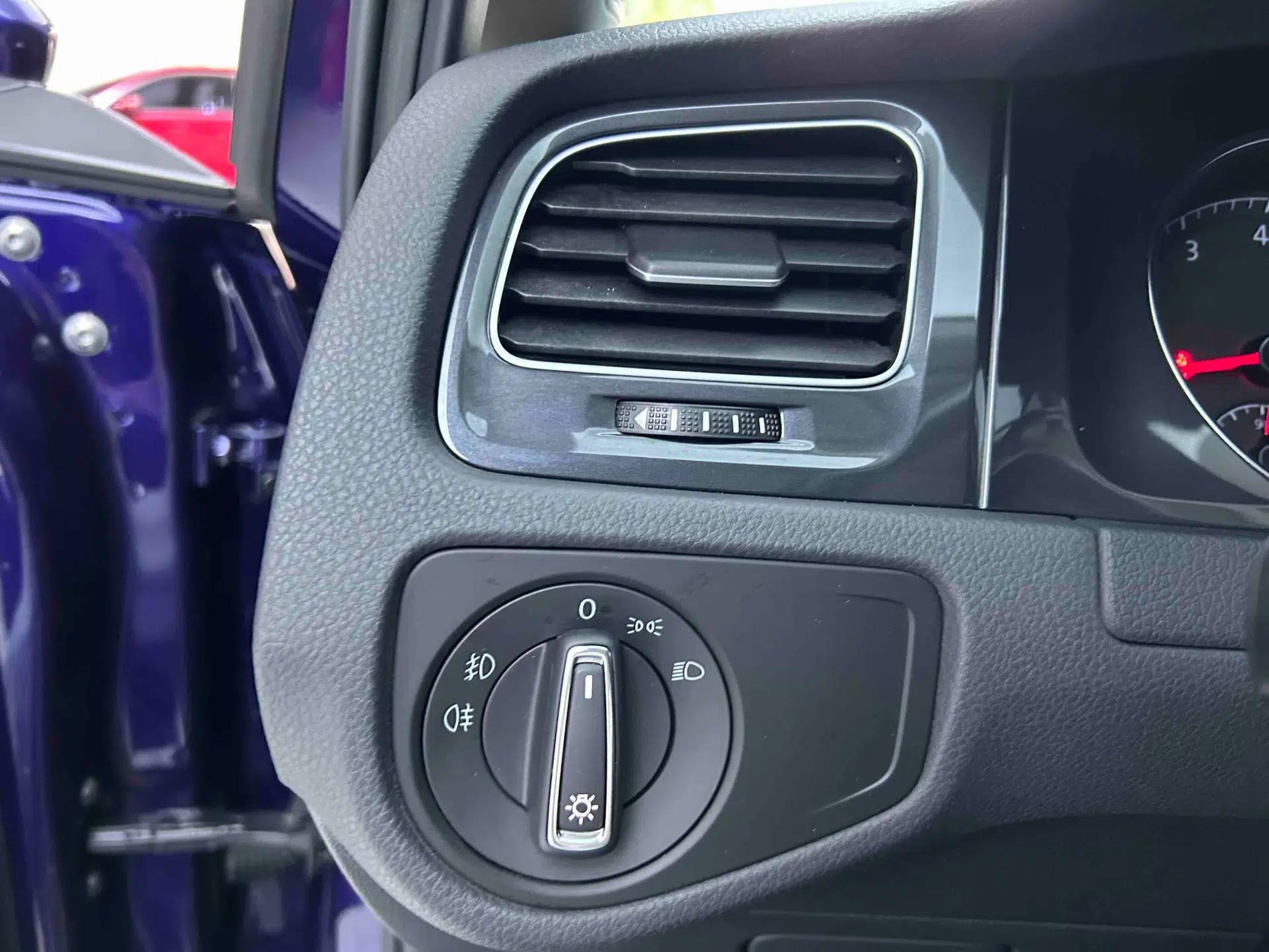 Volkswagen Golf 2020 Zhiai Edition 280TSI DSG Comfort Model — миниатюра 35