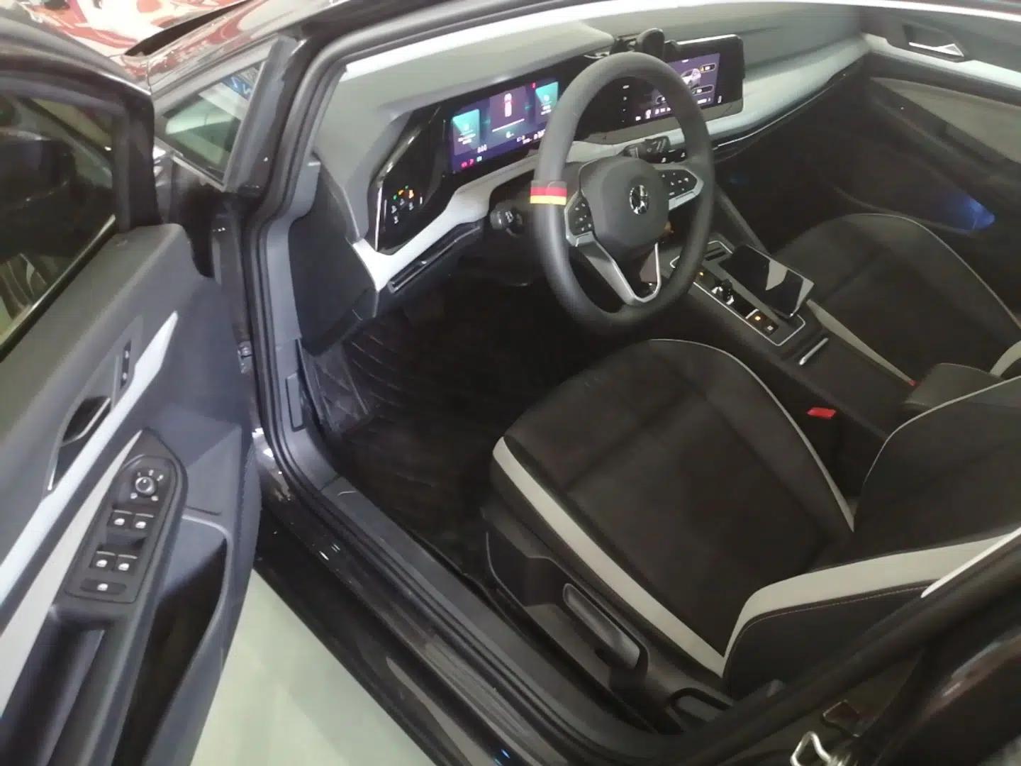 Volkswagen Golf 2023 Facelift 280TSI DSG Pro — миниатюра 18