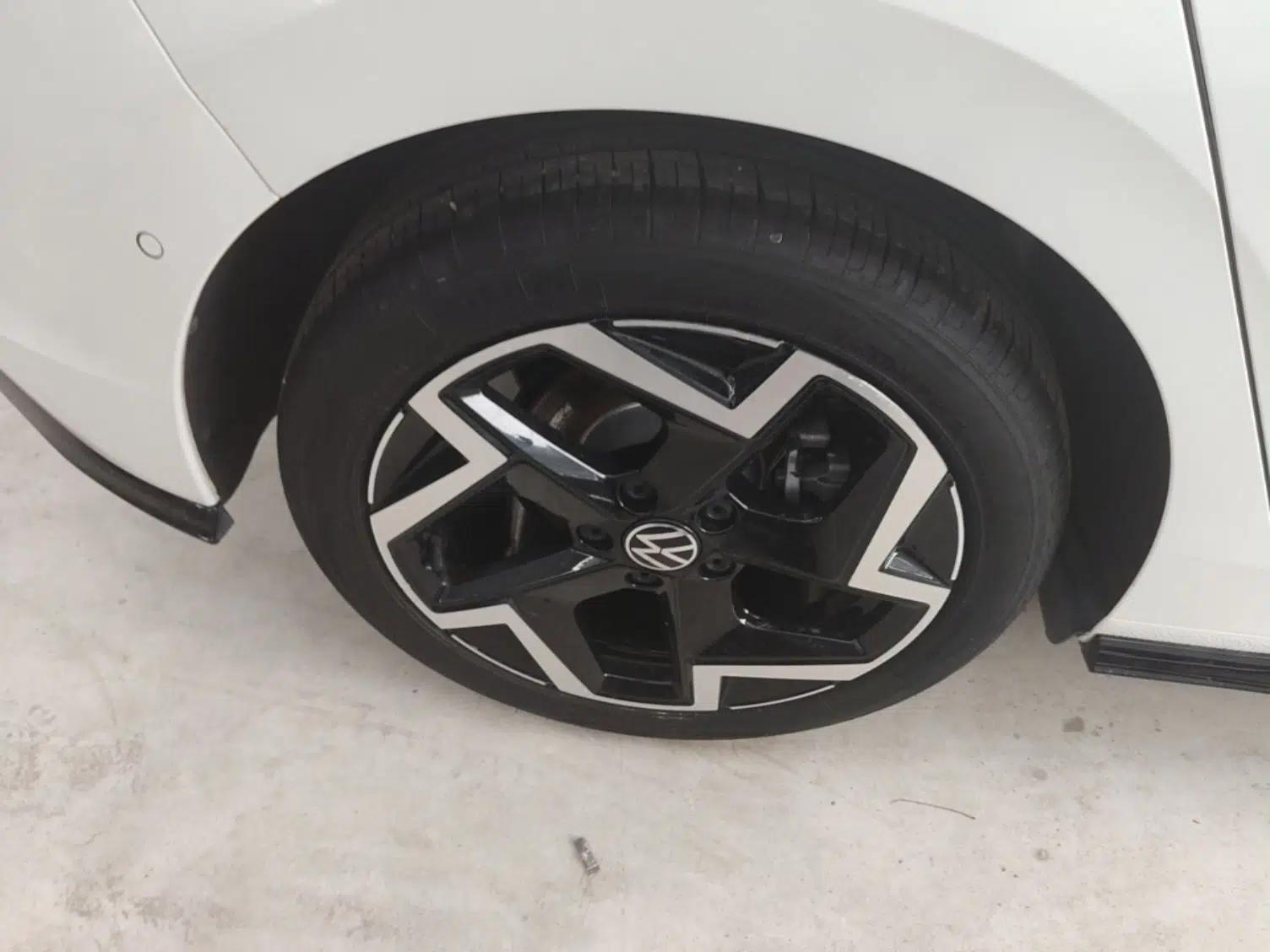 Volkswagen Golf 2025 300TSI R-Line — миниатюра 11