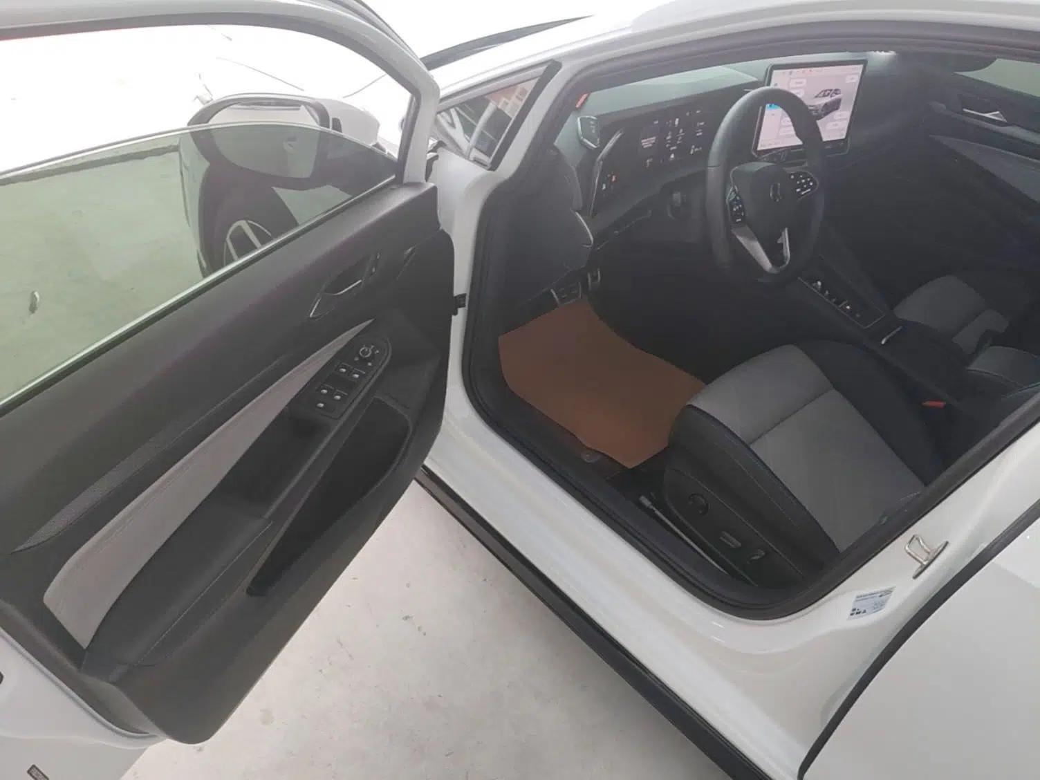 Volkswagen Golf 2025 300TSI R-Line — миниатюра 18