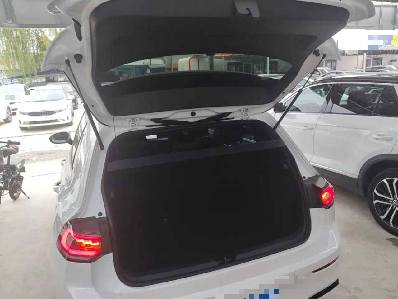 Volkswagen Golf 2025 300TSI R-Line — миниатюра 22