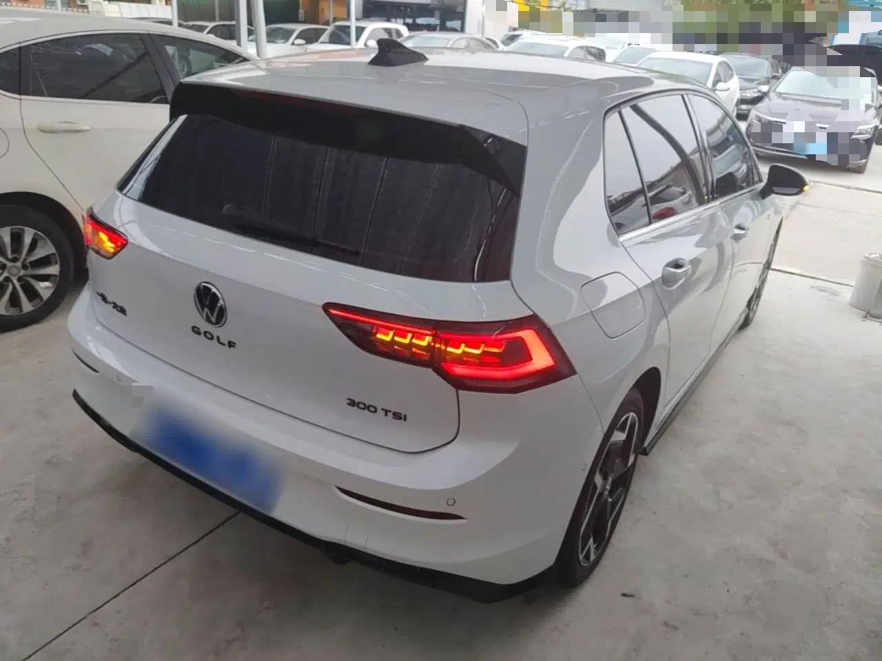 Volkswagen Golf 2025 300TSI R-Line — миниатюра 6