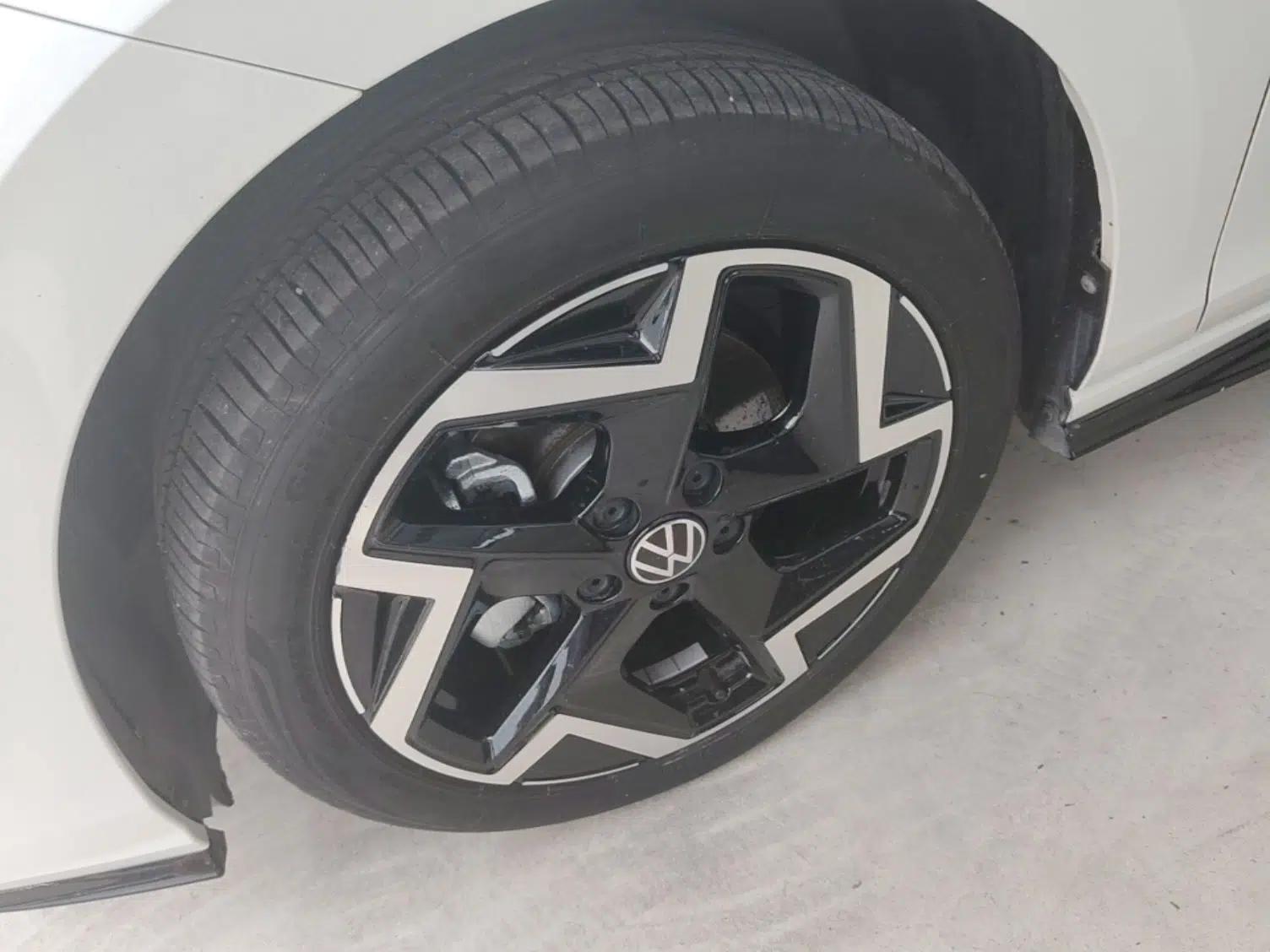 Volkswagen Golf 2025 300TSI R-Line — миниатюра 10