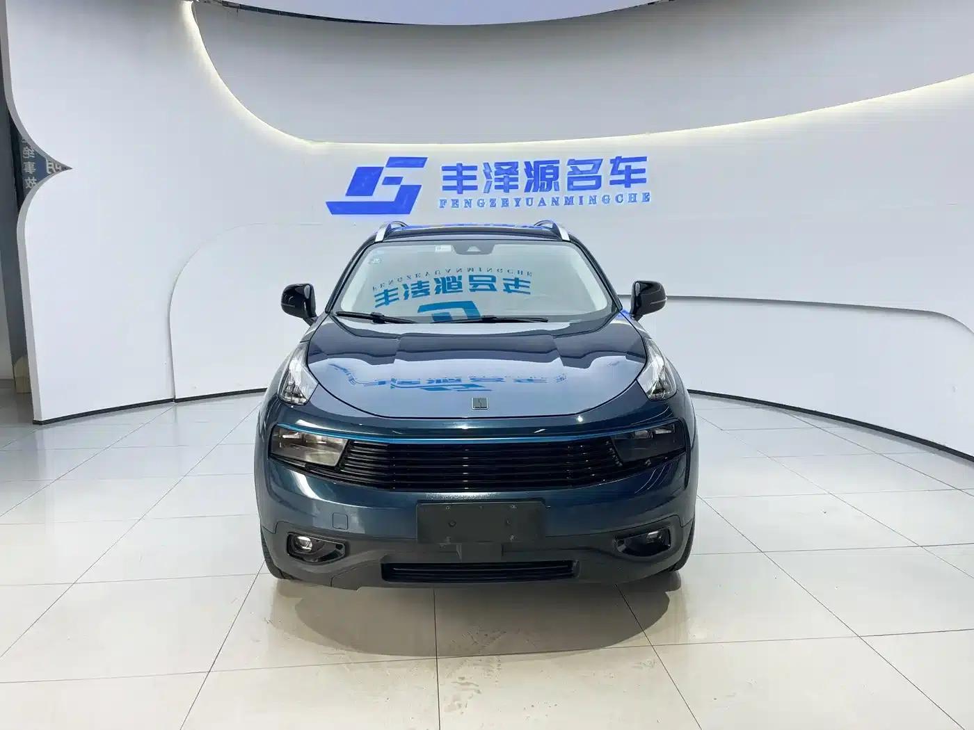 Lynk & Co 01 2017 2.0T 2WD Pro Edition — миниатюра 2