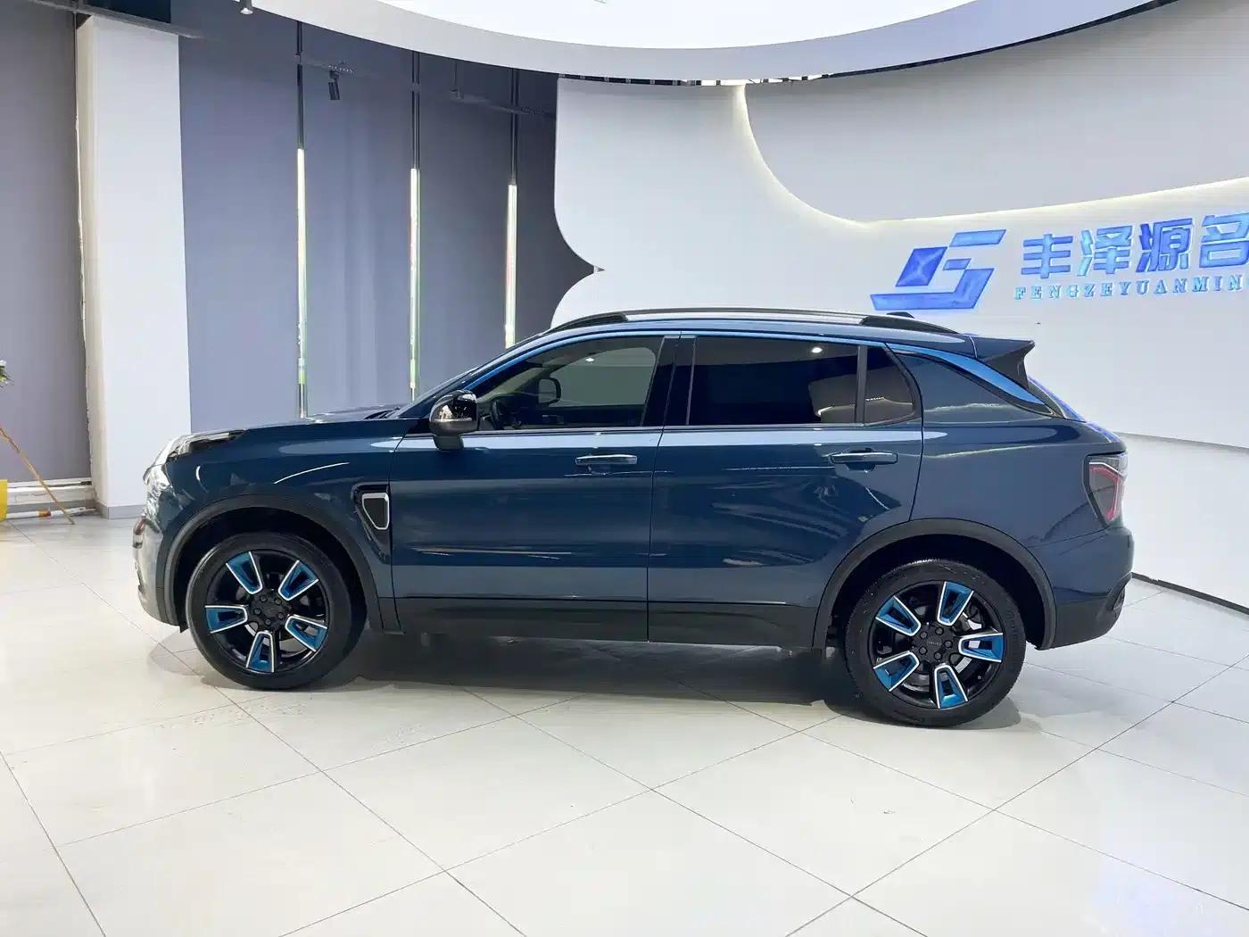 Lynk & Co 01 2017 2.0T 2WD Pro Edition — миниатюра 3