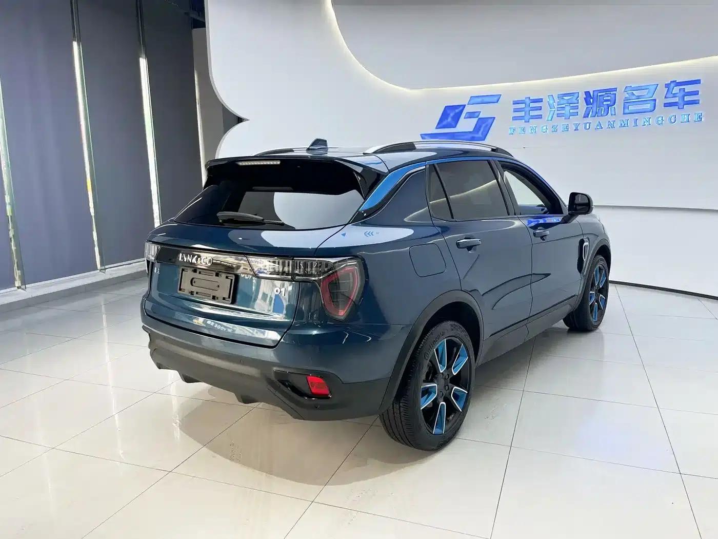 Lynk & Co 01 2017 2.0T 2WD Pro Edition — миниатюра 4