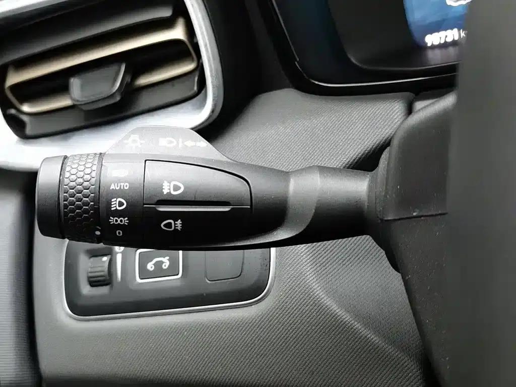 Lynk & Co 01 2017 2.0T 2WD Pro Edition — миниатюра 21