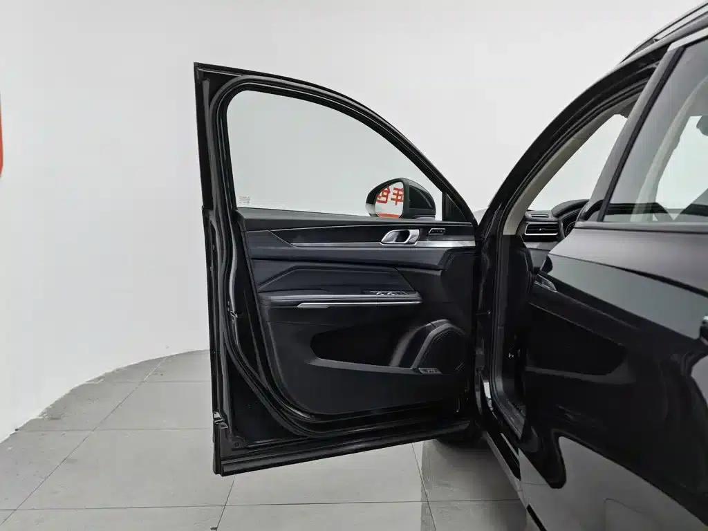 Lynk & Co 01 2021 2.0TD Two-Wheel Drive Pro — миниатюра 8
