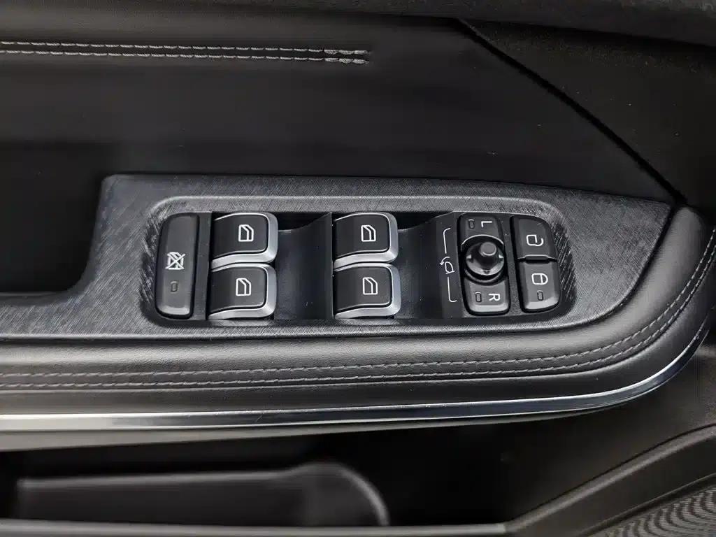 Lynk & Co 01 2021 2.0TD Two-Wheel Drive Pro — миниатюра 9
