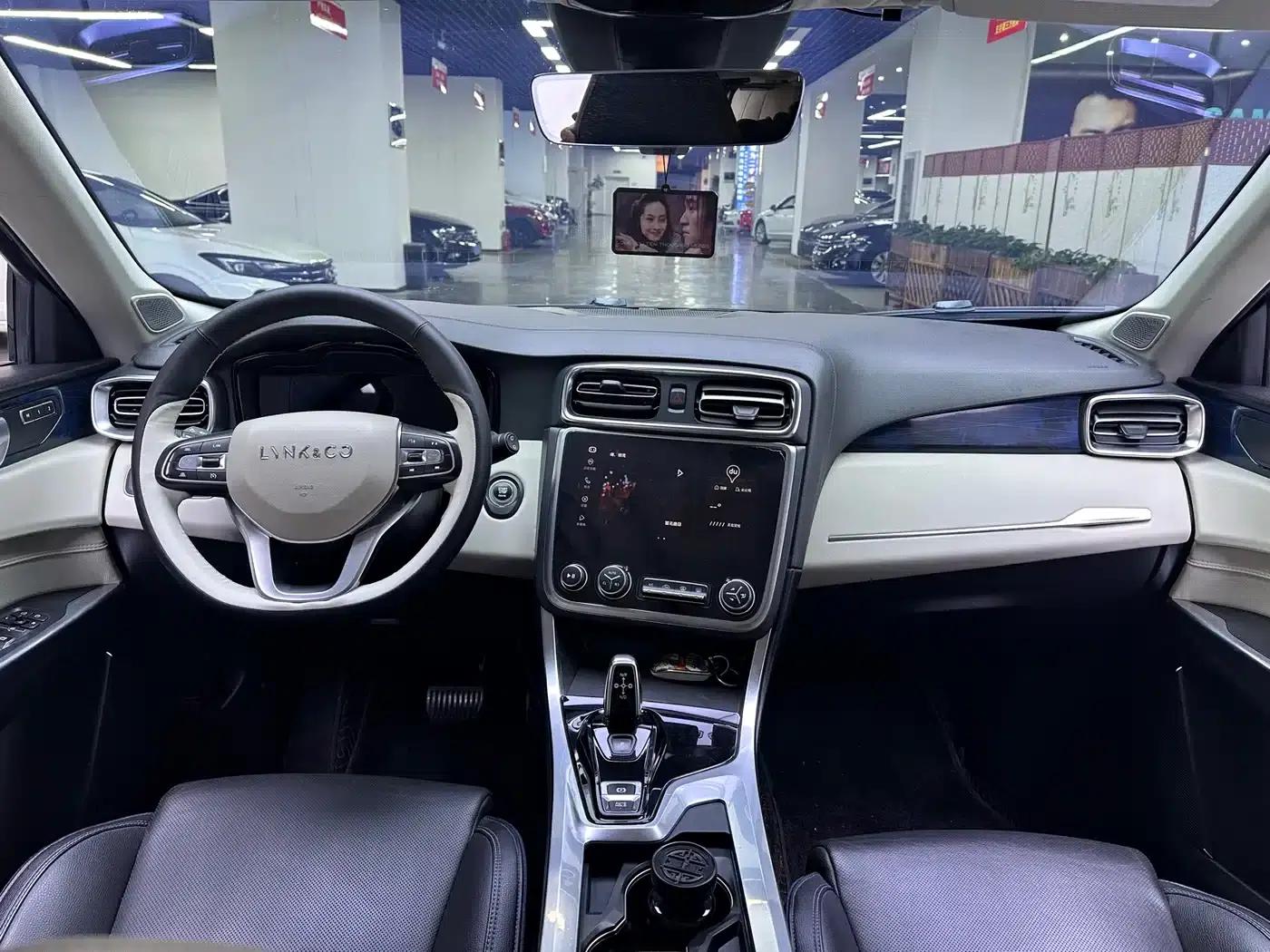 Lynk & Co 01 2019 2.0T 2WD Pro Edition (National V Emission Standard) — миниатюра 5
