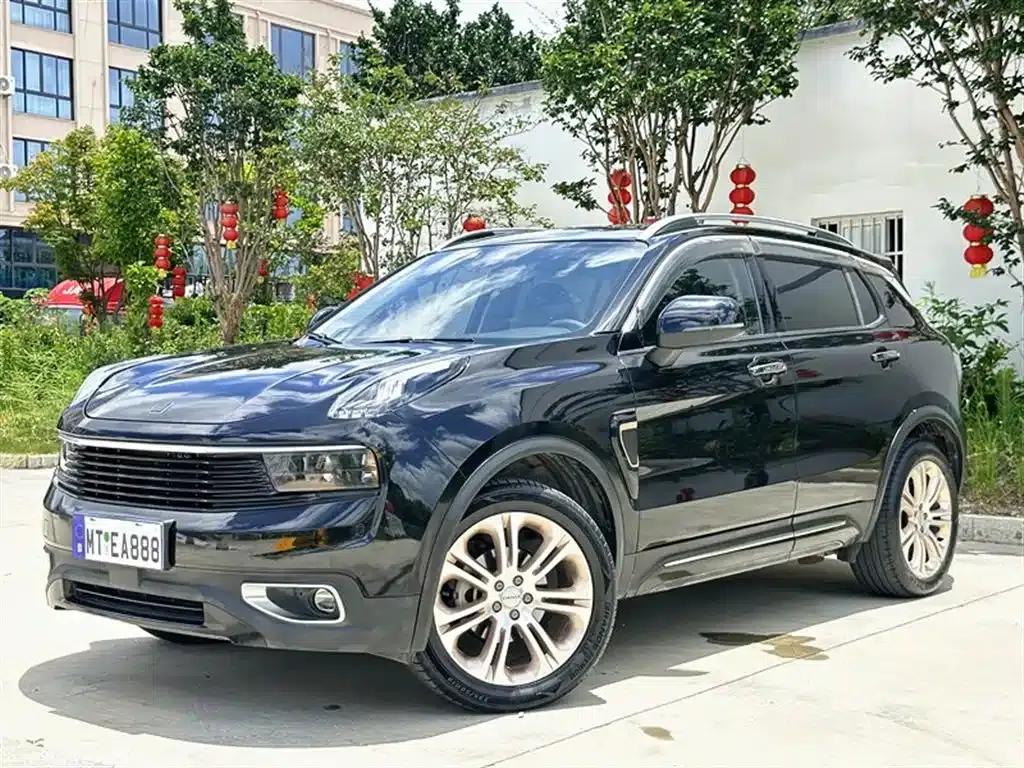 Lynk & Co 01 2017 2.0T 2WD Pro Edition — миниатюра 1