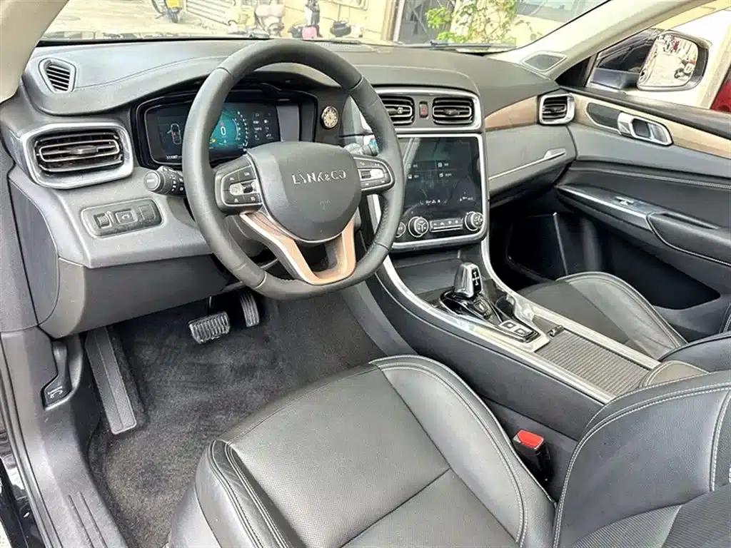 Lynk & Co 01 2017 2.0T 2WD Pro Edition — миниатюра 12