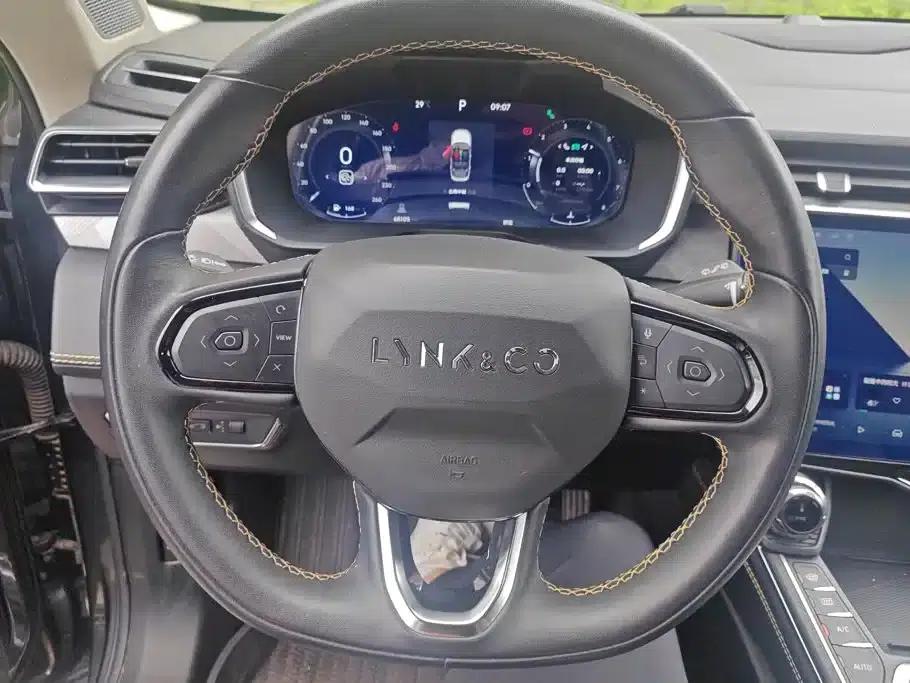 Lynk & Co 01 2023 2.0TD Two-Wheel Drive Pro — миниатюра 15