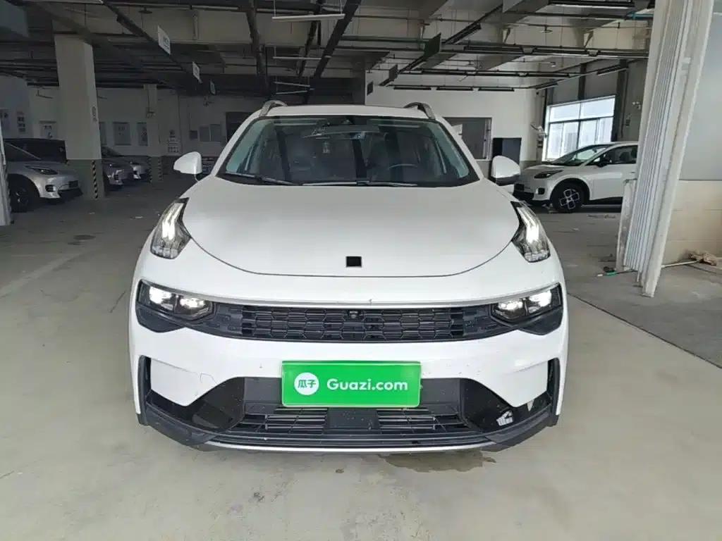 Lynk & Co 01 2021 2.0TD Two-Wheel Drive Pro — миниатюра 3