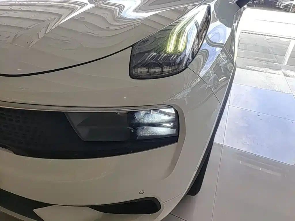 Lynk & Co 01 2017 2.0T AWD Pro Edition — миниатюра 24