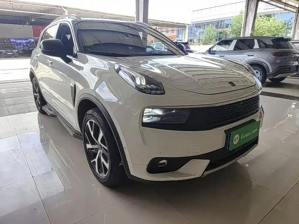 Lynk & Co 01 2017 2.0T AWD Pro Edition — миниатюра 4
