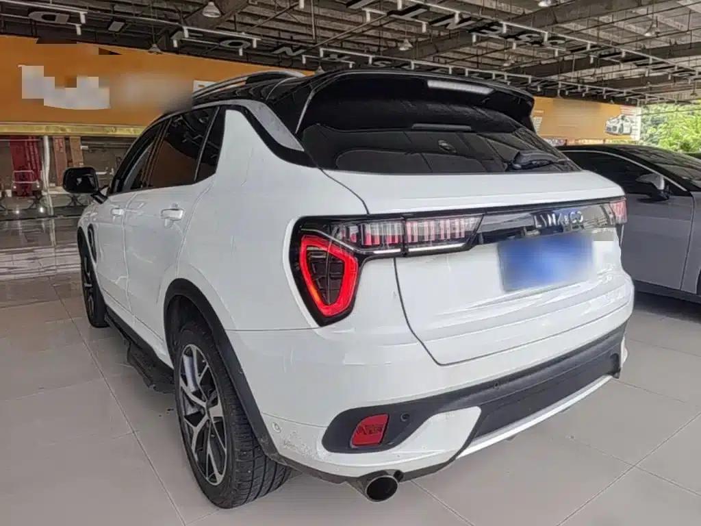 Lynk & Co 01 2017 2.0T AWD Pro Edition — миниатюра 5