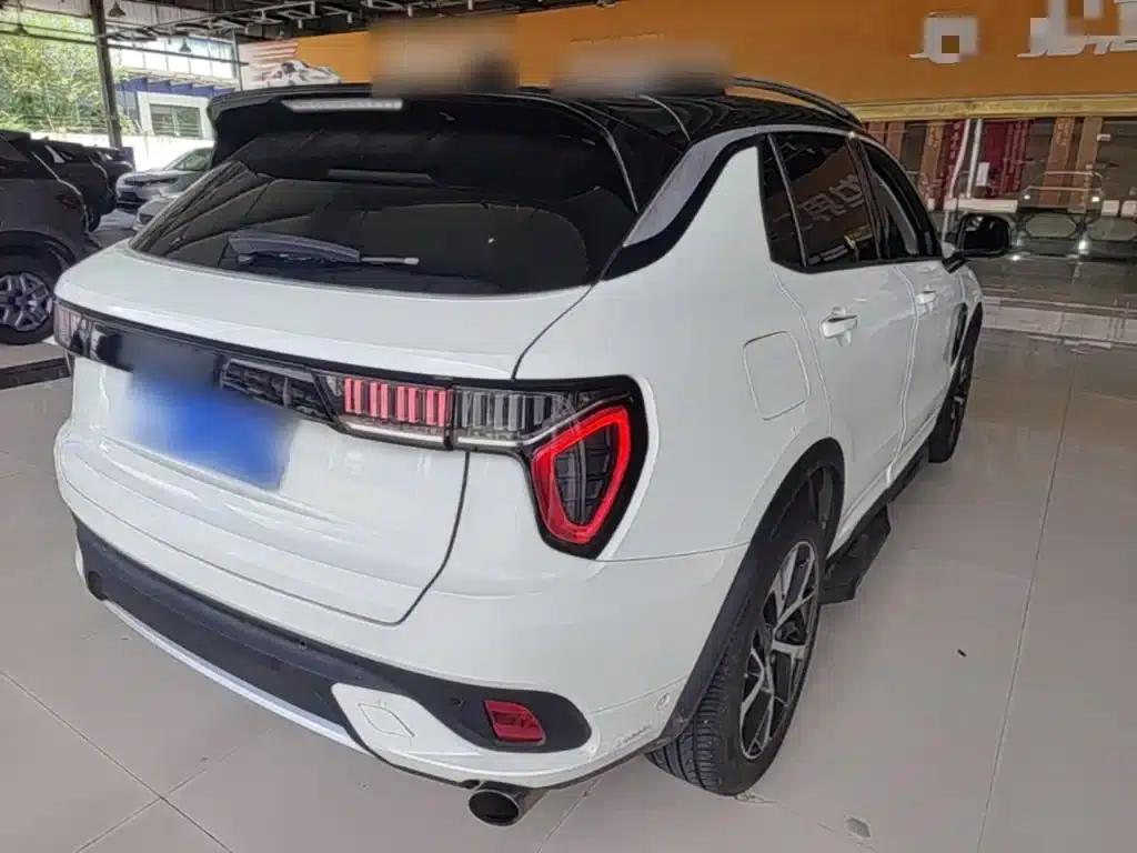 Lynk & Co 01 2017 2.0T AWD Pro Edition — миниатюра 7