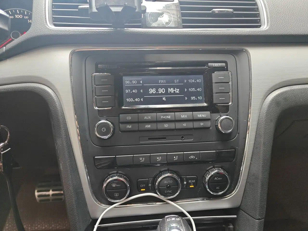 Volkswagen Passat 2011 1.8 TSI DSG Prestige Edition — миниатюра 13